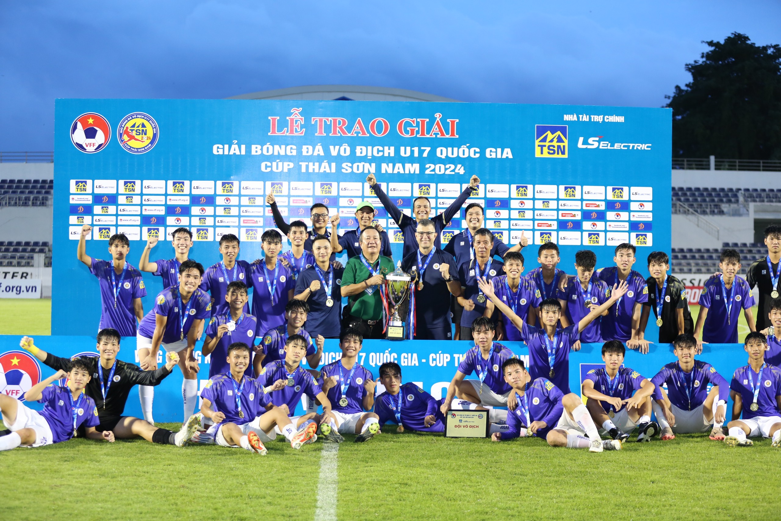 Đánh bại U17 HAGL, U17 Hà Nội vô địch U17 Quốc gia 2024- Ảnh 4.