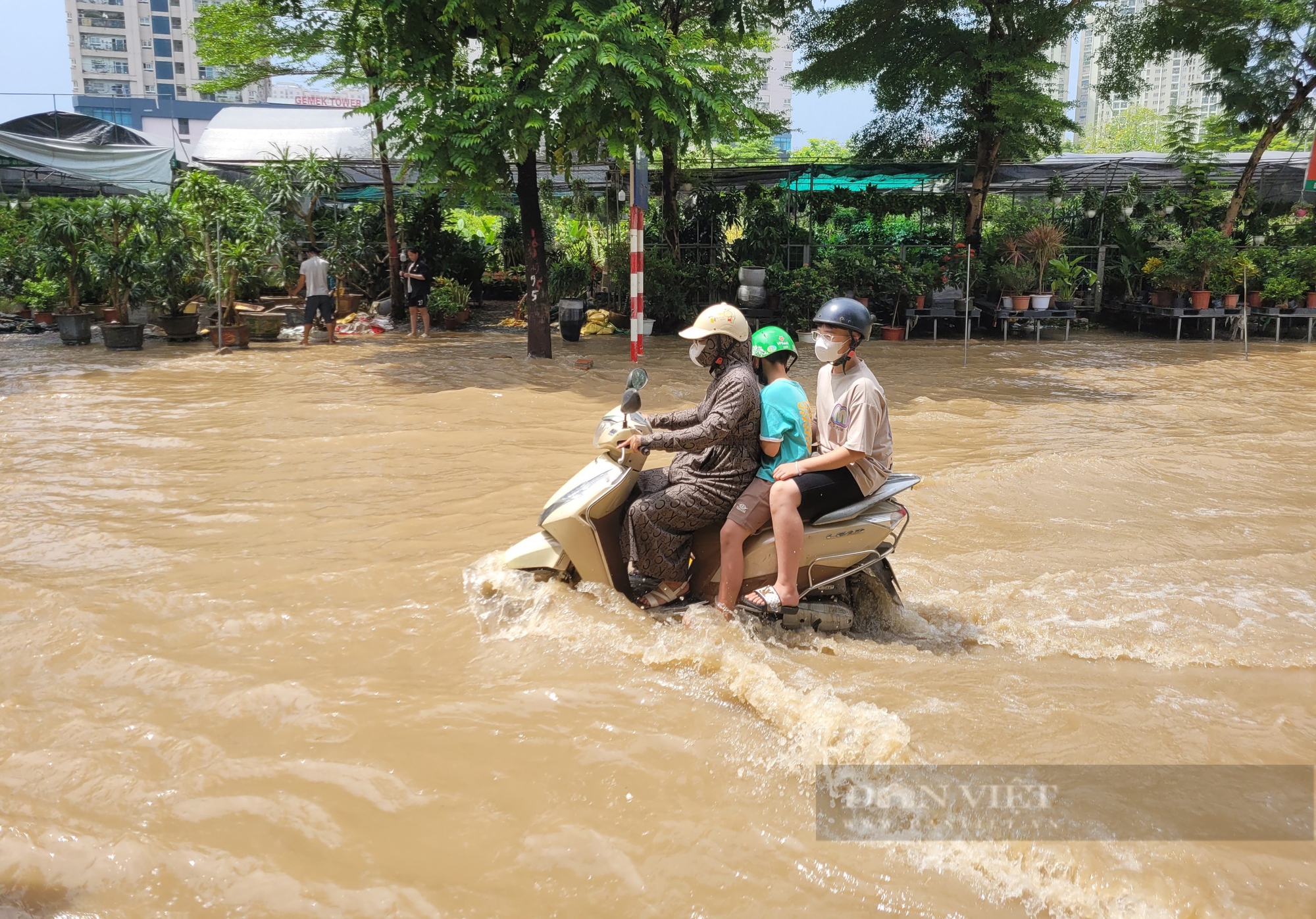 Nhiều hầm chui Đại lộ Thăng Long vẫn ngập nước, trong khi Hà Nội được dự báo sắp có mưa to trở lại- Ảnh 4.