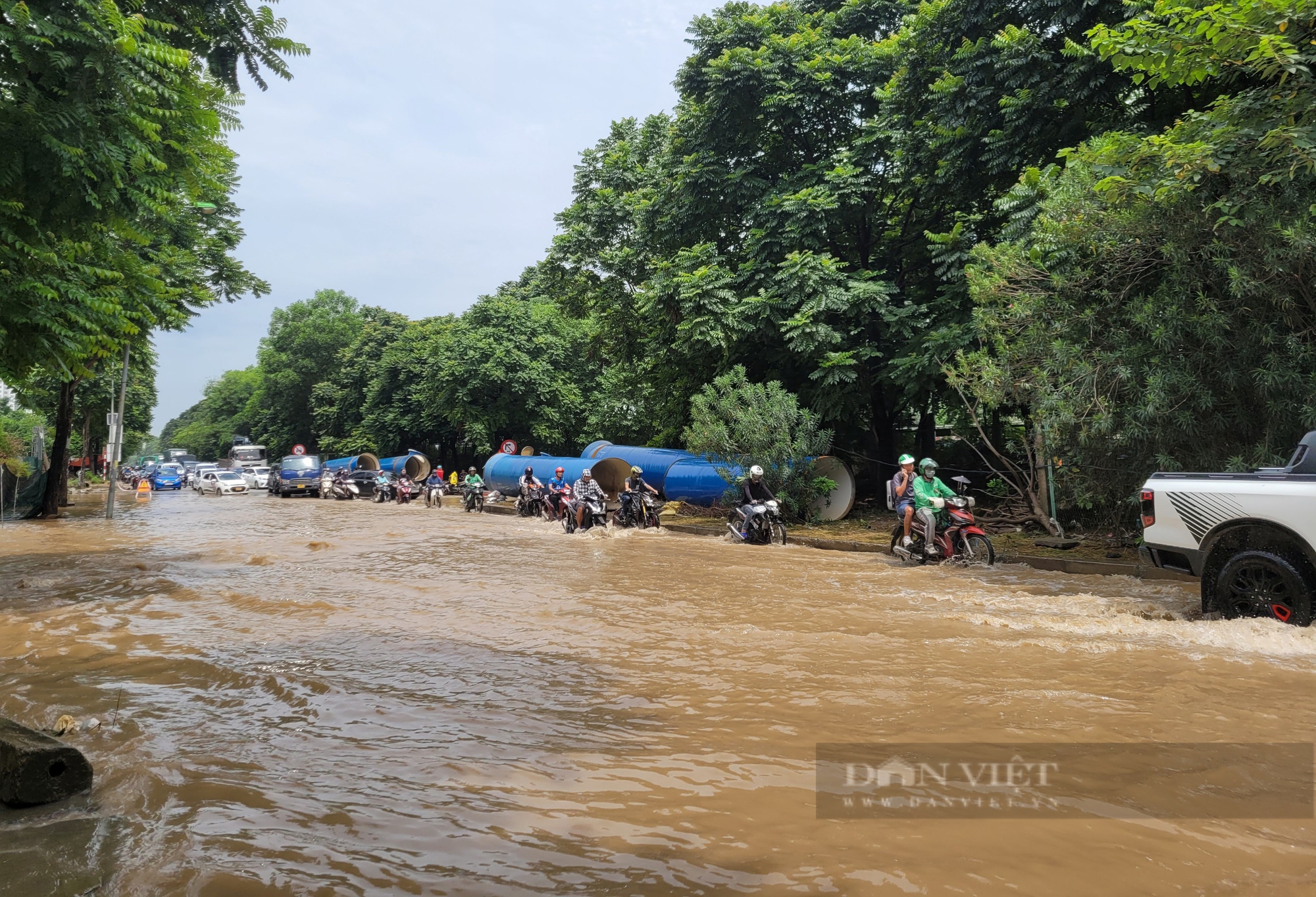 Nhiều hầm chui Đại lộ Thăng Long vẫn ngập nước, trong khi Hà Nội được dự báo sắp có mưa to trở lại- Ảnh 5.