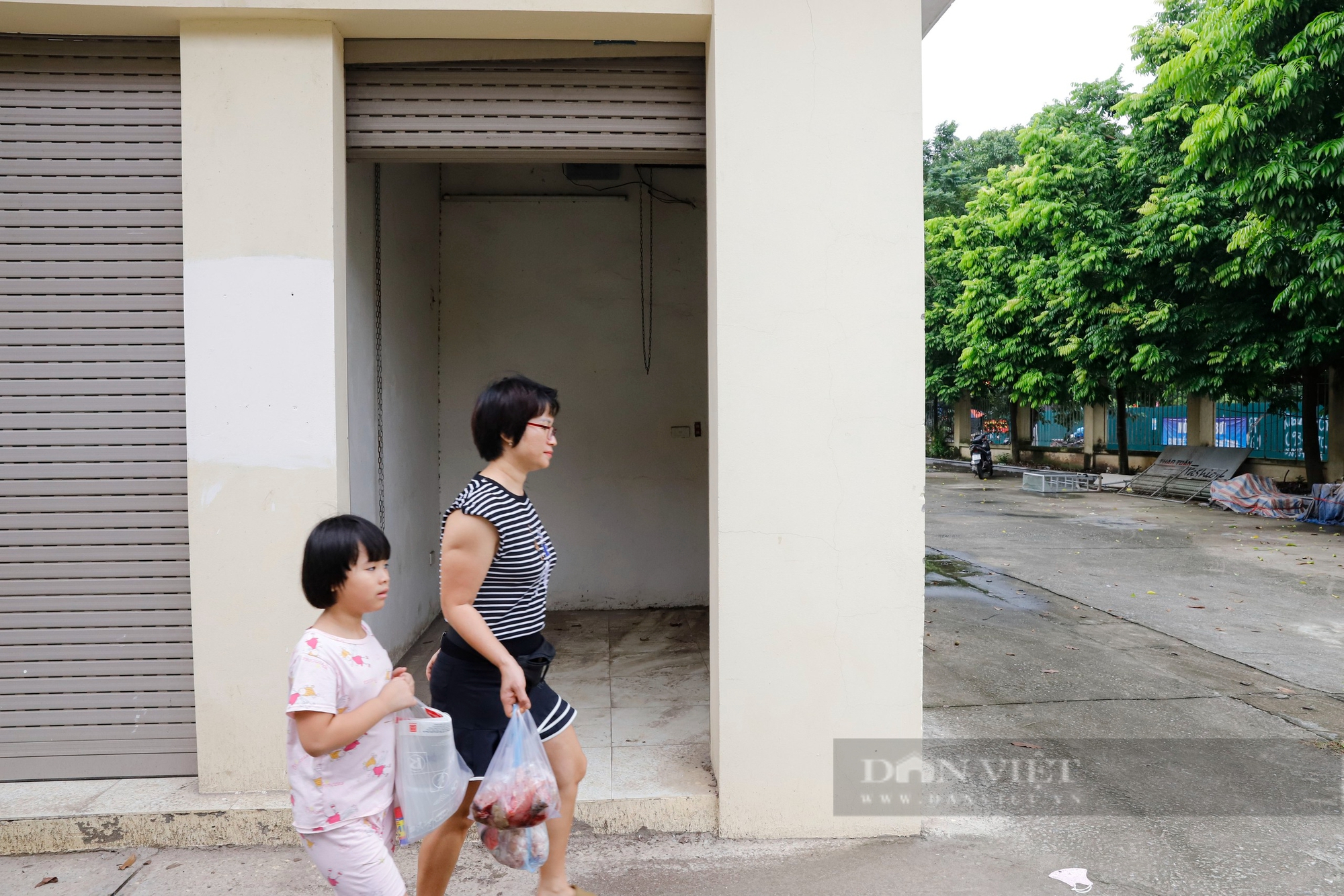 Bi hài một chợ dân sinh ở Hà Nội khai trương với các ki-ốt rộng 4m2, sàn lát gạch bóng loáng- Ảnh 6.