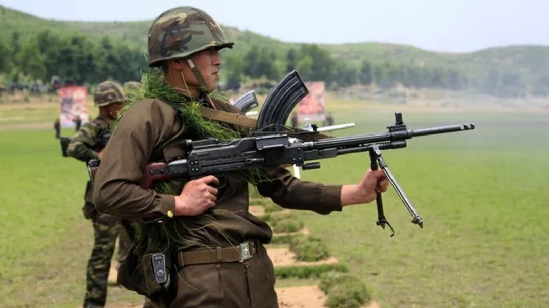 Khẩu súng máy biểu tượng sức mạnh của Triều Tiên có gì đặc biệt?- Ảnh 2.