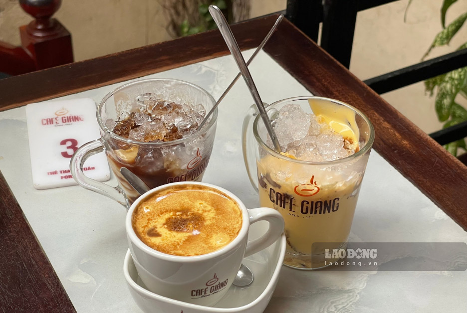 Khách nước ngoài ngạc nhiên vì người Việt uống cà phê từ sáng đến tối- Ảnh 3.