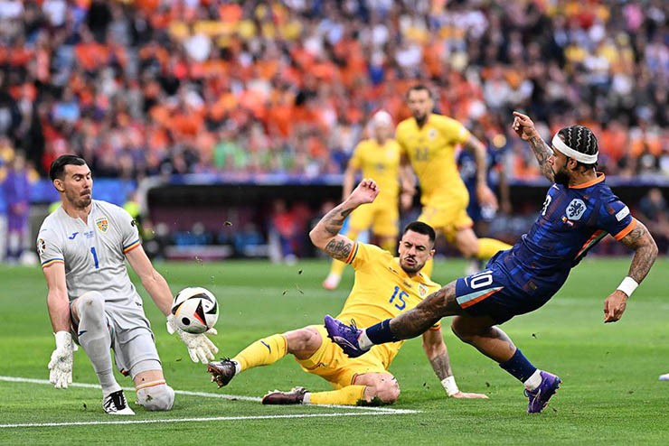 Xem lại trận Romania vs Hà Lan (vòng 1/8 EURO 2024): Đẳng cấp vượt trội- Ảnh 1.
