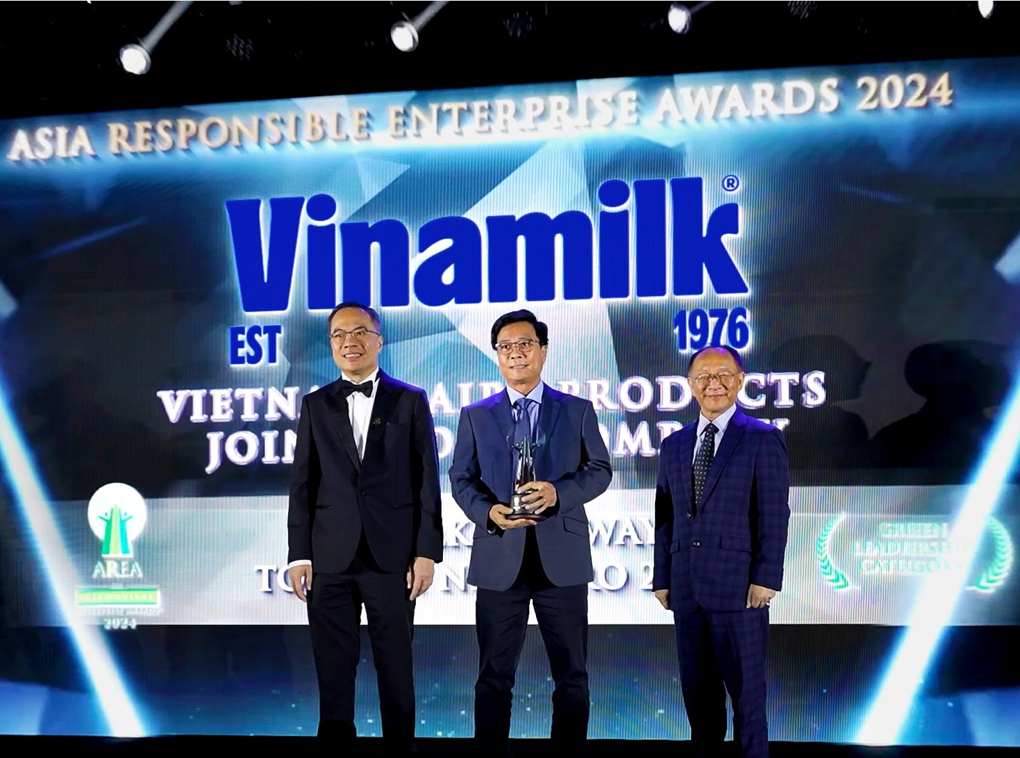 Vinamilk lập đỉnh doanh thu mới, tăng trưởng mạnh nhất 2 năm qua