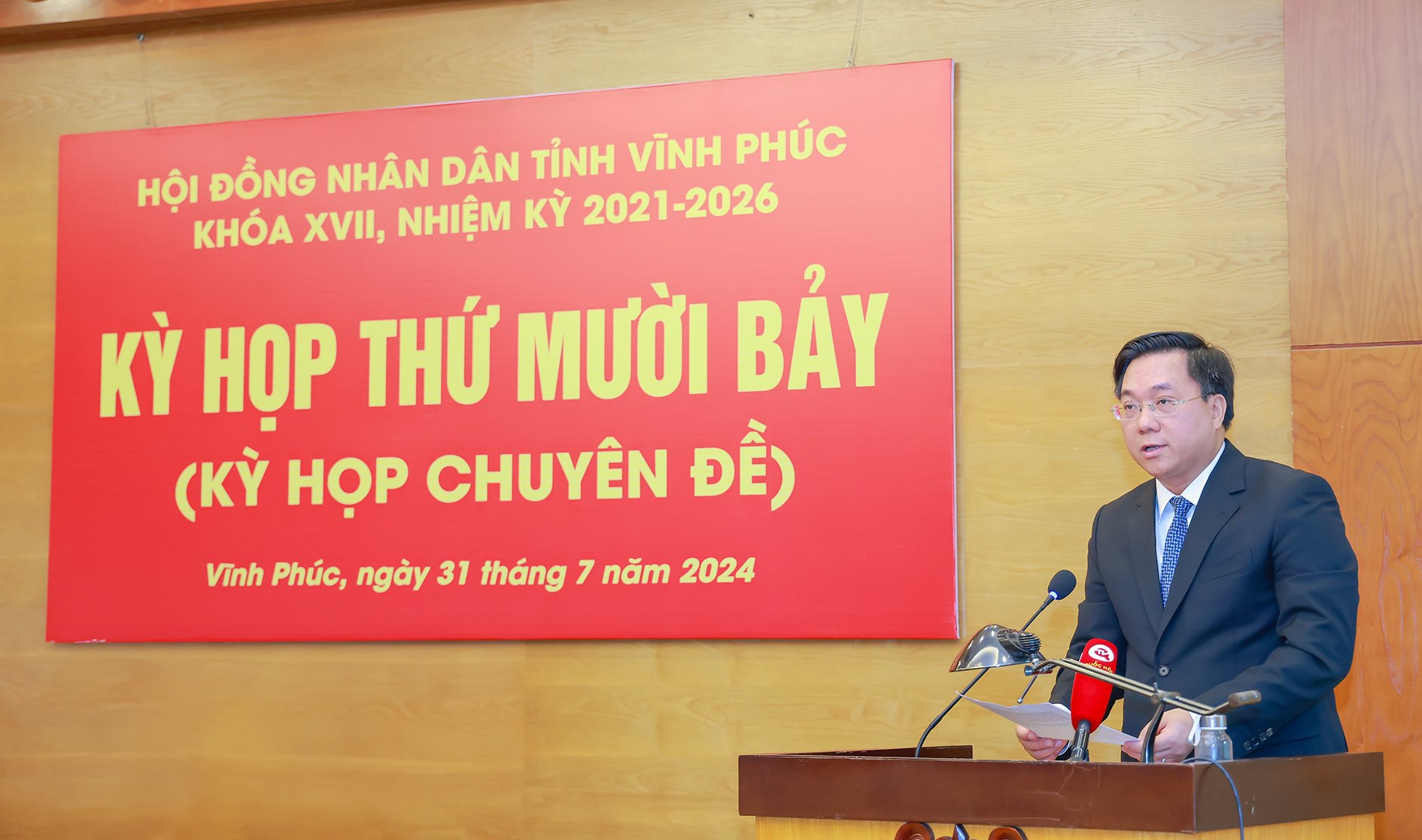 Phó Bí thư Tỉnh ủy Trần Duy Đông giữ chức Chủ tịch UBND tỉnh Vĩnh Phúc- Ảnh 3.