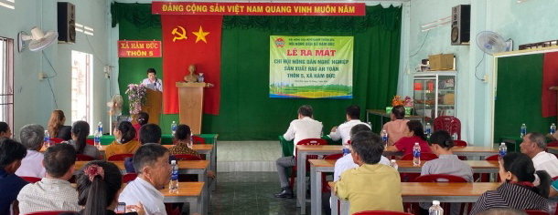 Bình Thuận: Bế mạc khóa học trồng rau; ra mắt Chi hội nông dân nghề nghiệp sản xuất rau an toàn- Ảnh 3.