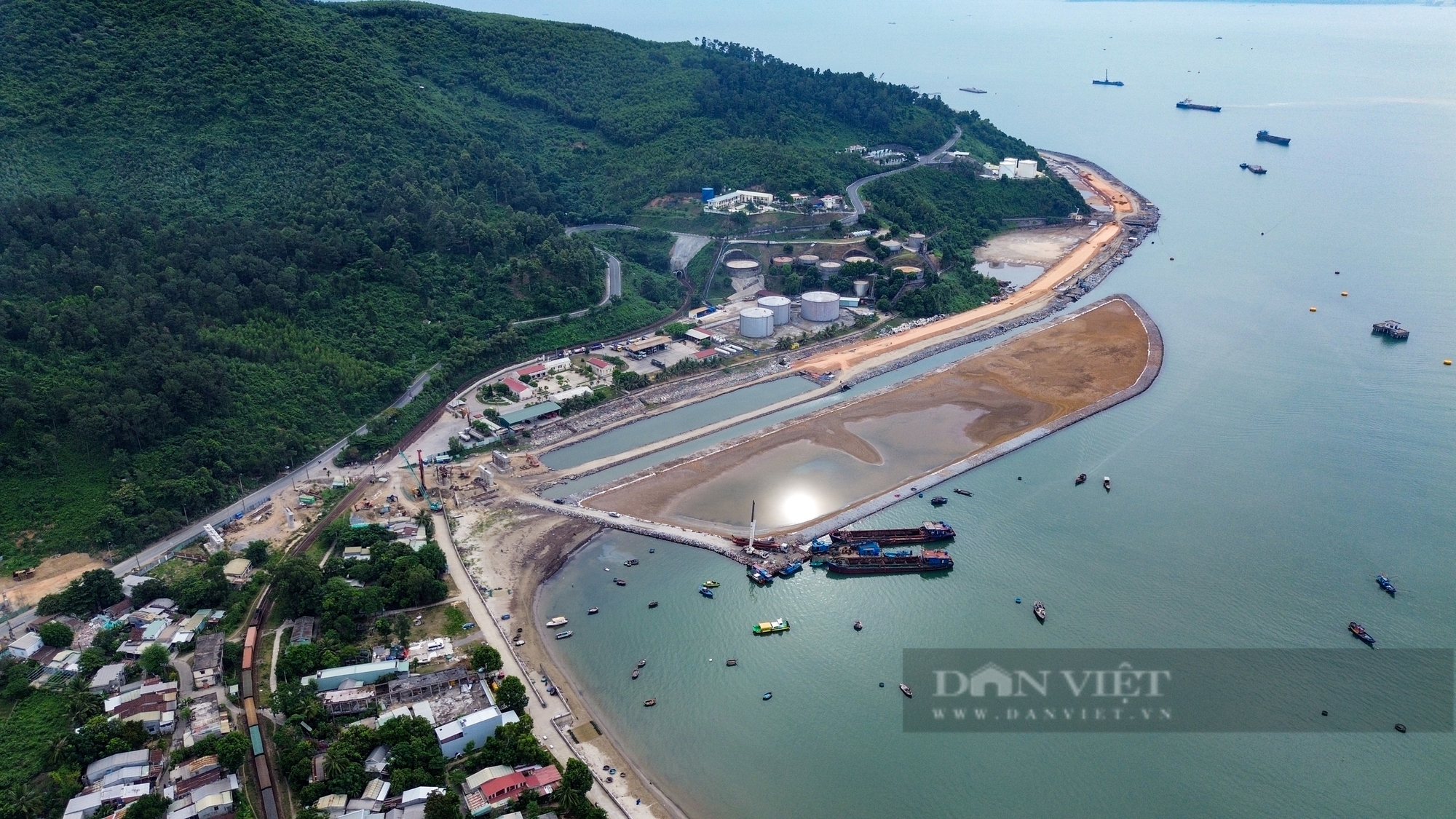 Toàn cảnh khu vực xây cảng biển Liên Chiểu trị giá gần 3.400 tỷ đồng dưới chân đèo Hải Vân- Ảnh 2.