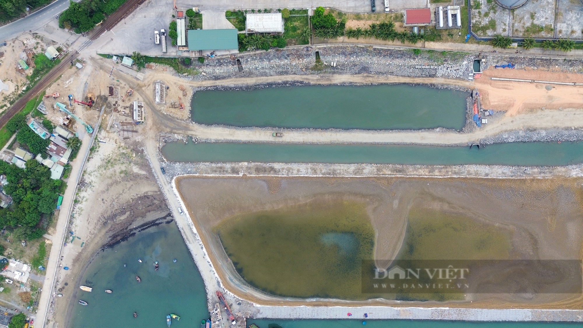 Toàn cảnh khu vực xây cảng biển Liên Chiểu trị giá gần 3.400 tỷ đồng dưới chân đèo Hải Vân- Ảnh 4.
