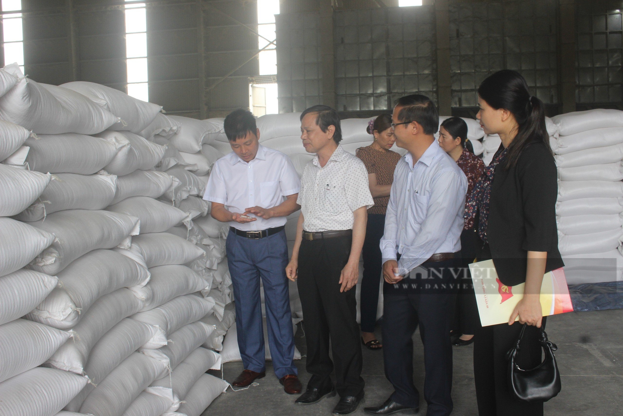 Một ông nông dân Thanh Hóa bỏ ra hàng chục tỷ xây nhà máy xay xát gạo công suất lớn nhất tỉnh- Ảnh 5.