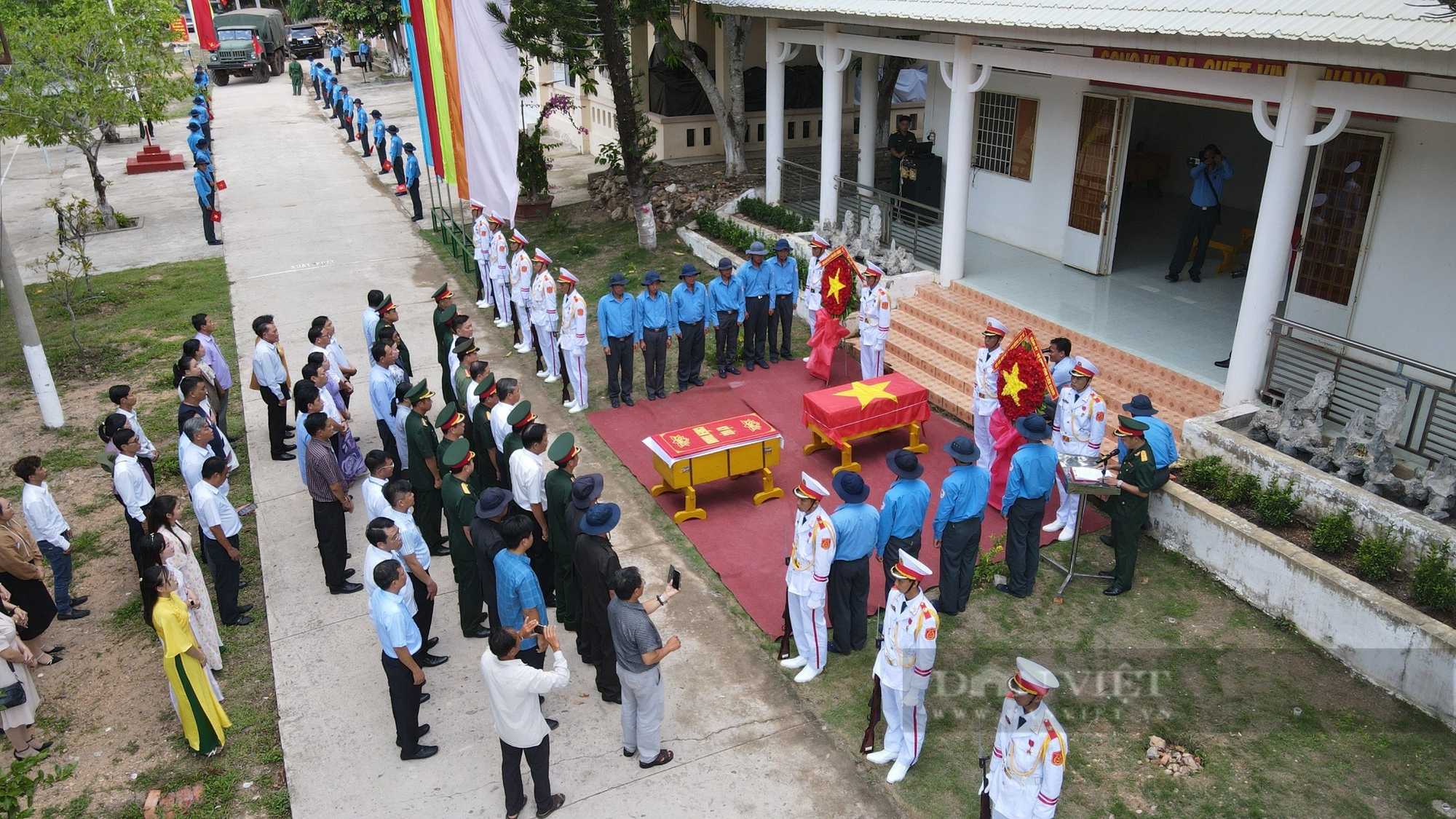 Xúc động lễ đón 27 hài cốt liệt sĩ hy sinh trên đất bạn Campuchia về nước- Ảnh 2.