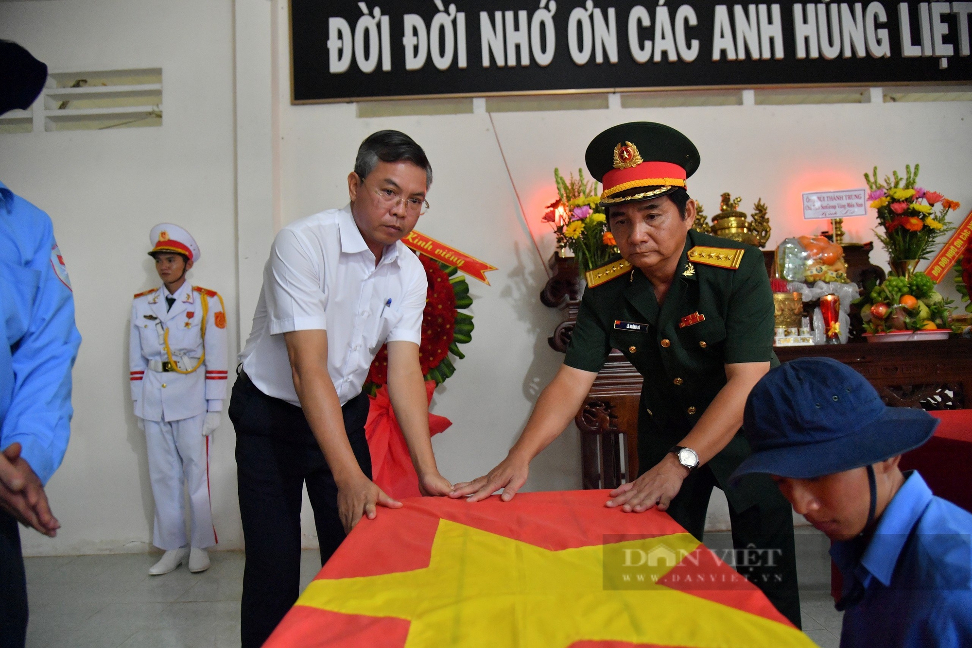 Xúc động lễ đón 27 hài cốt liệt sĩ hy sinh trên đất bạn Campuchia về nước- Ảnh 4.