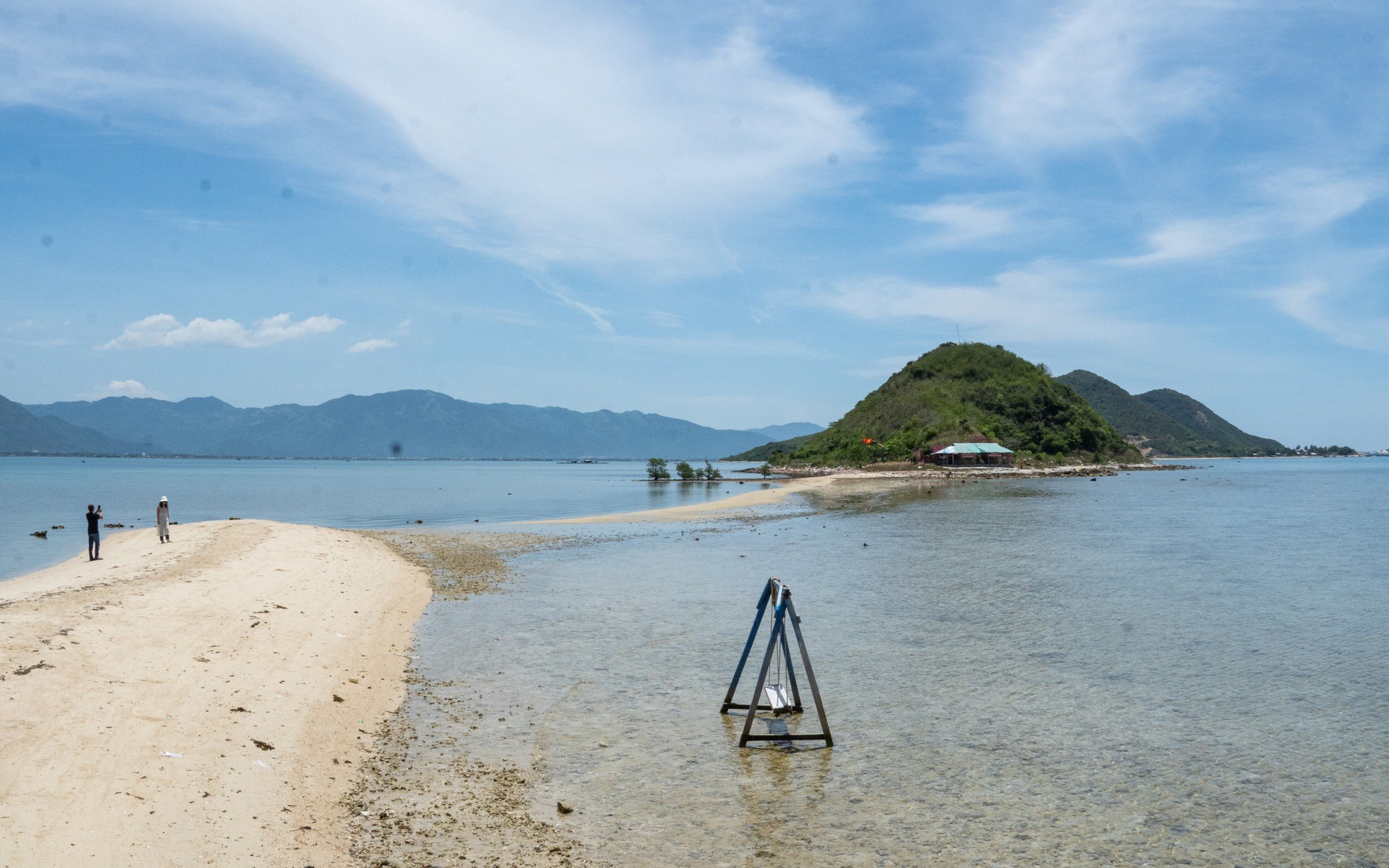 Có lẽ nào đây là làng sở hữu nhiều hòn đảo nhất ở Khánh Hòa, nằm trong vịnh biển đẹp như phim?- Ảnh 6.
