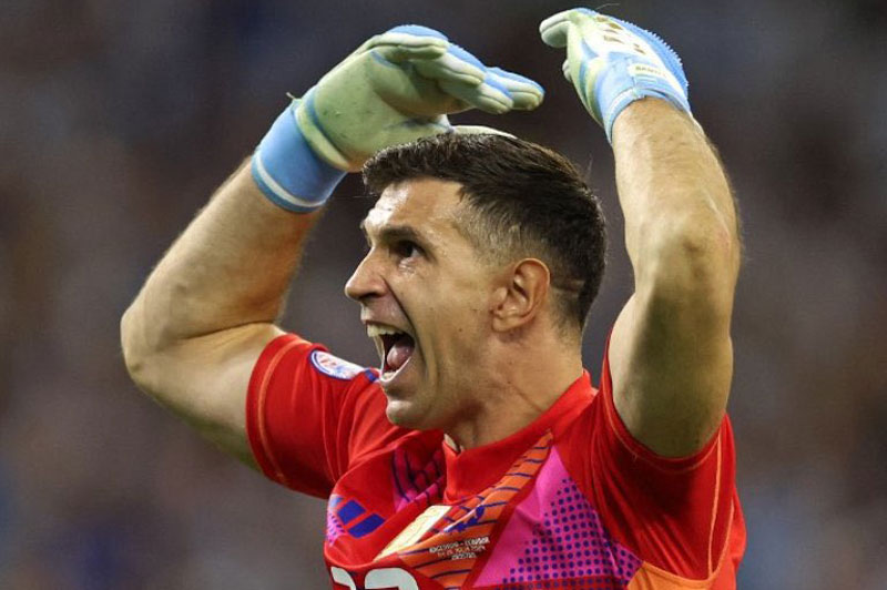 Ngạc nhiên với tỷ lệ cản phá 11m của Emiliano Martinez trong màu áo Argentina- Ảnh 1.