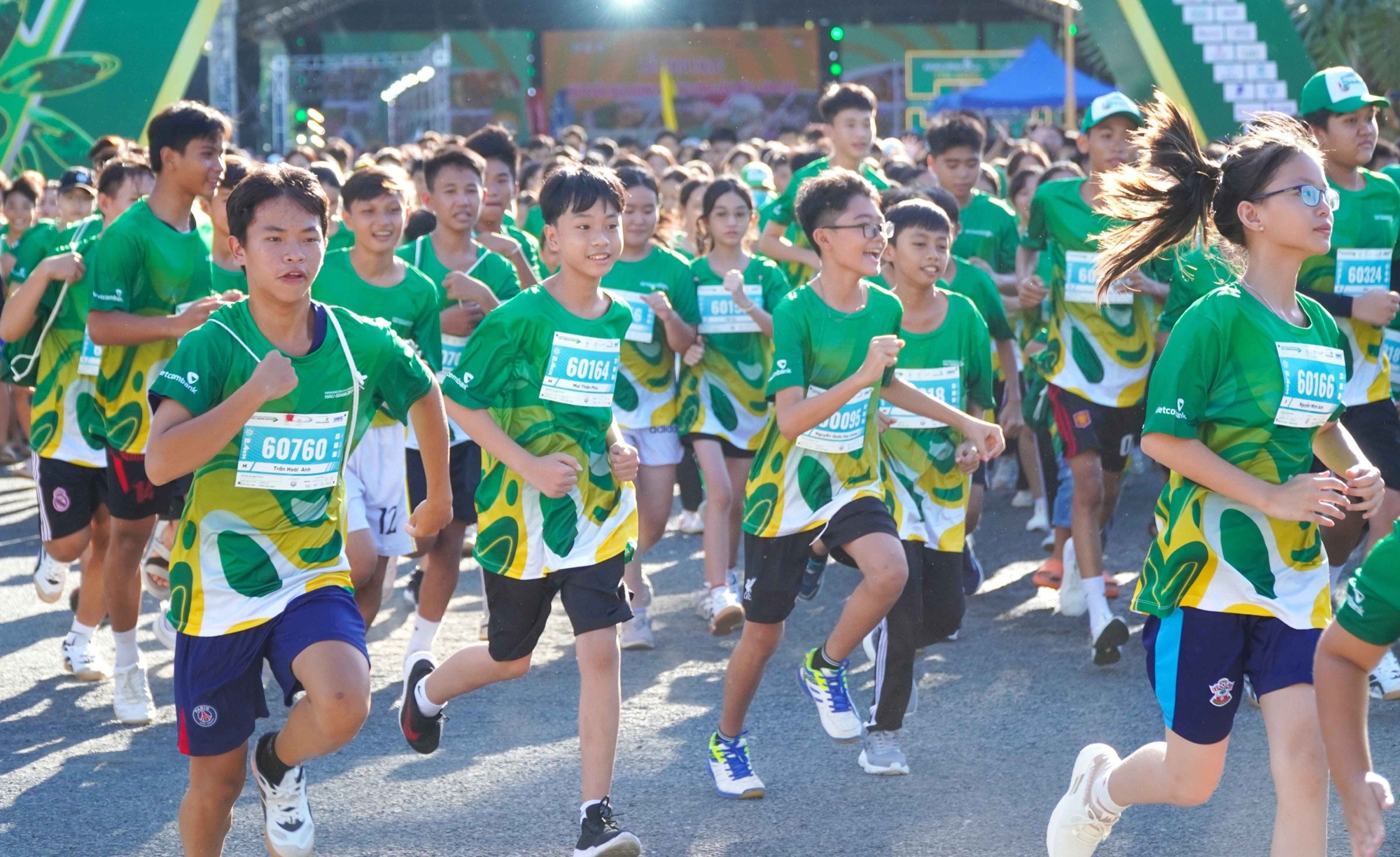 Khai mạc giải Marathon Hậu Giang 2024: Hơn 10.000 vận động viên tham gia tranh tài- Ảnh 2.