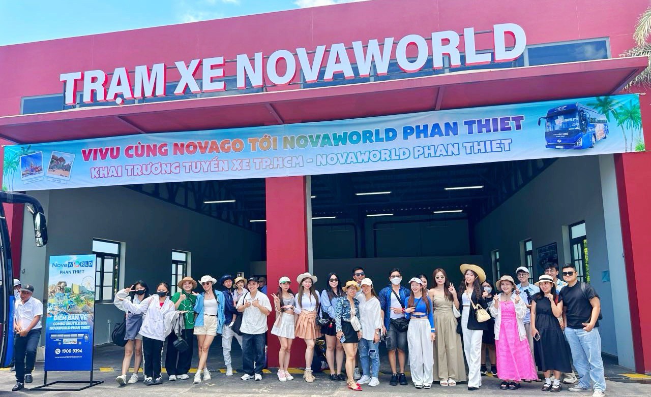 Khai trương tuyến xe TP.HCM - NovaWorld Phan Thiết, du khách chưa kịp ngủ đã tới nơi- Ảnh 1.