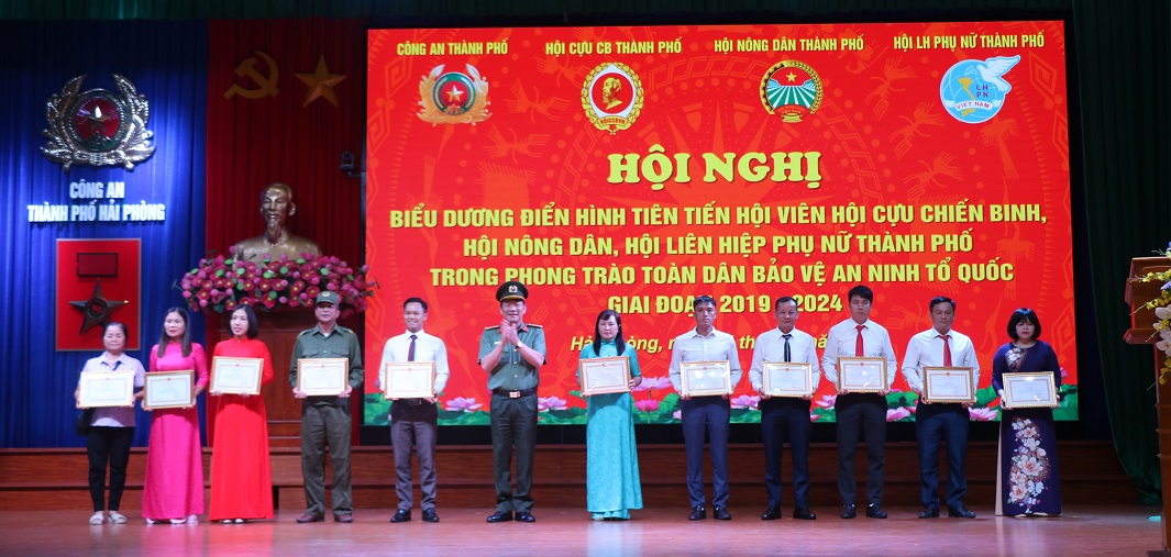 Hải Phòng: Biểu dương 114 điển hình tiên tiến trong phong trào toàn dân bảo vệ an ninh Tổ quốc- Ảnh 8.