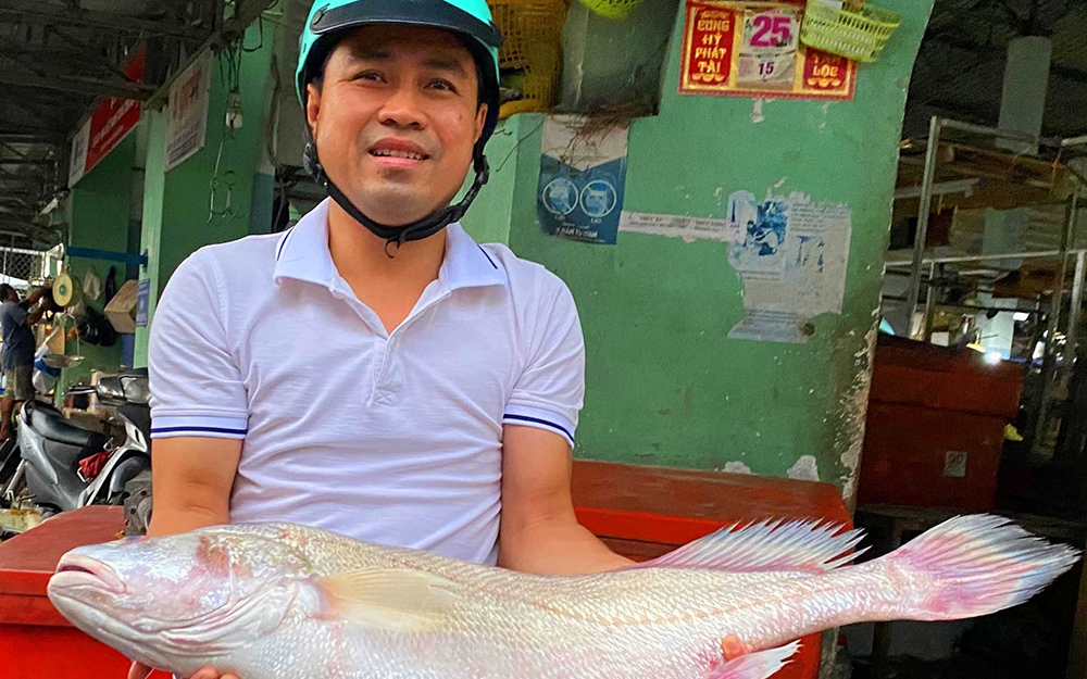 Mùa mưa, ra chợ thấy bán toàn cá đồng mang bụng trứng, lại lo nhiều loài cá sẽ biến mất 