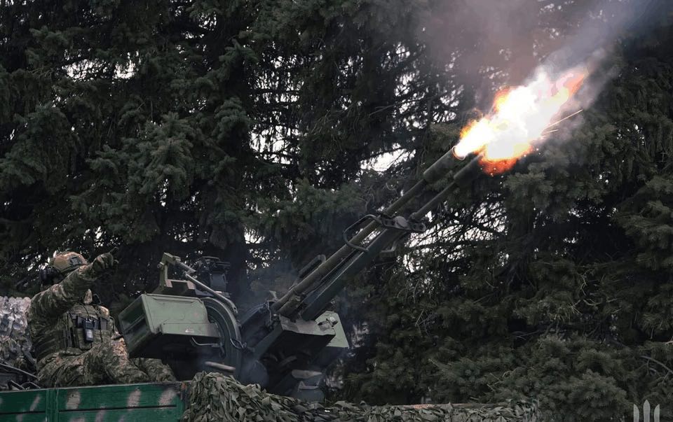 Du kích Ukraine cài bẫy nổ tung đường sắt bên trong nước Nga chở vũ khí của Triều Tiên- Ảnh 1.