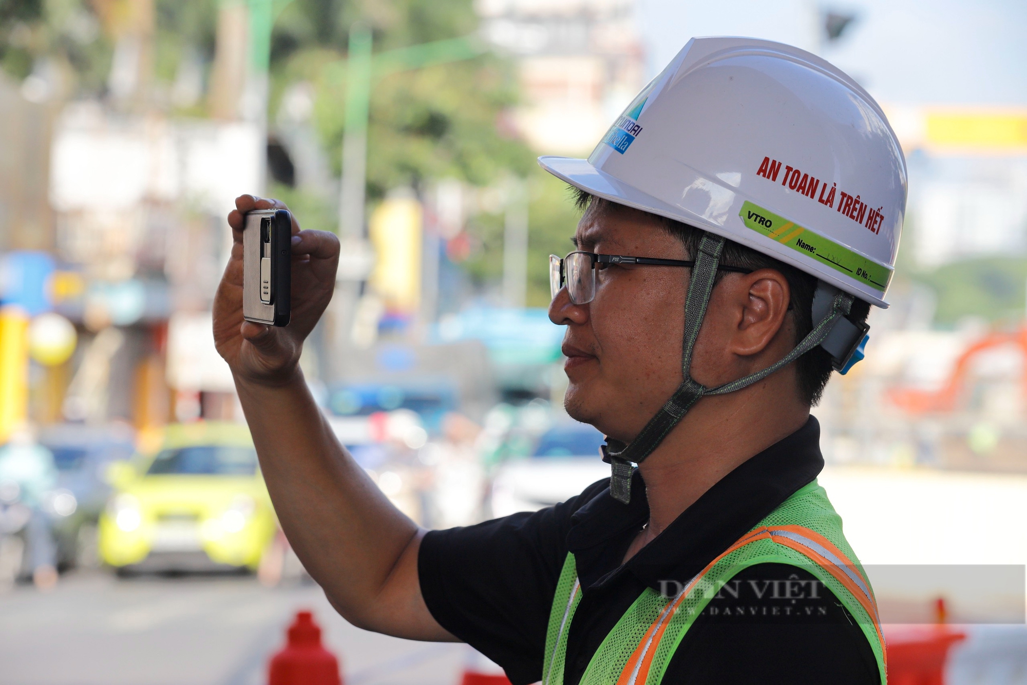 Sau khi rào chắn để thi công ngầm tuyến metro Nhổn - ga Hà Nội, giao thông diễn ra như thế nào?- Ảnh 10.