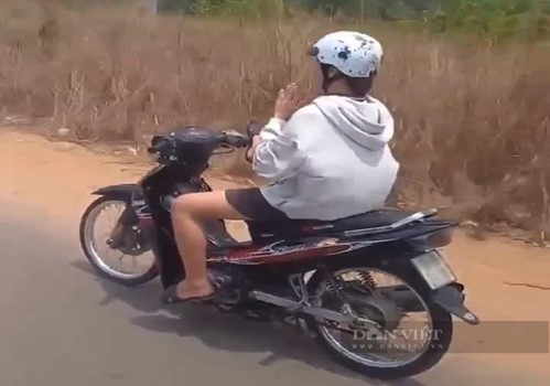 Thiếu niên 16 tuổi lái xe gắn máy bằng 2 chân, còn quay hình, khoe trên mạng- Ảnh 2.