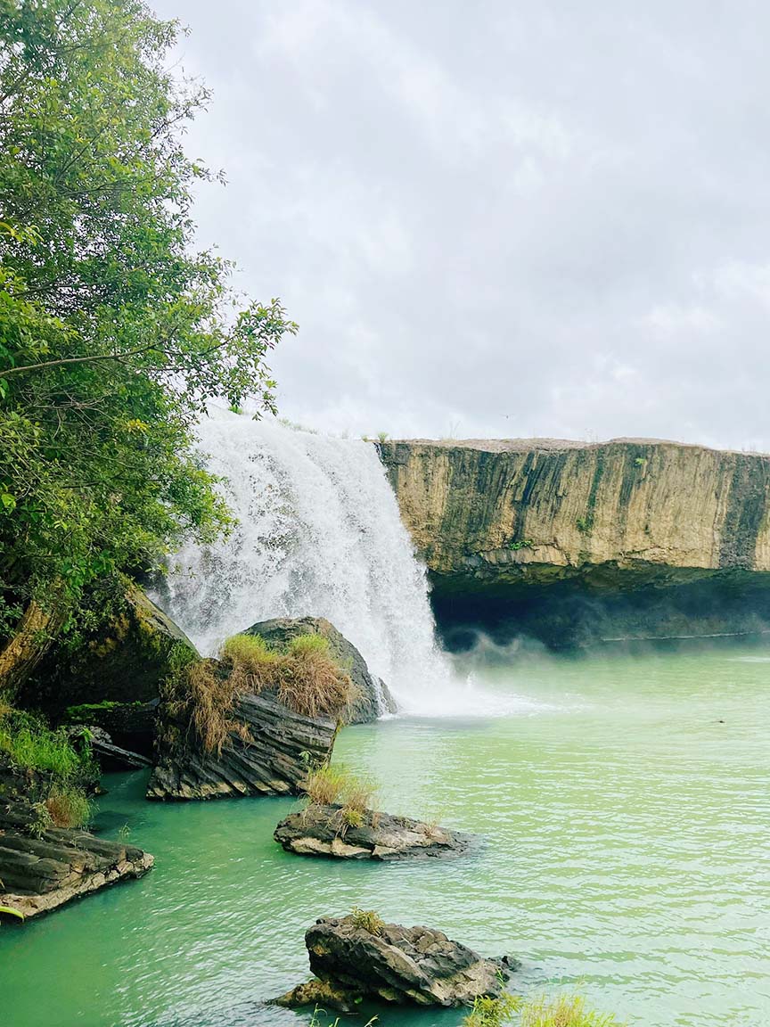 Du lịch Tây Nguyên: Chàng trai đam mê xê dịch từ chối cưỡi voi tại Buôn Jun, Đắk Lắk- Ảnh 3.