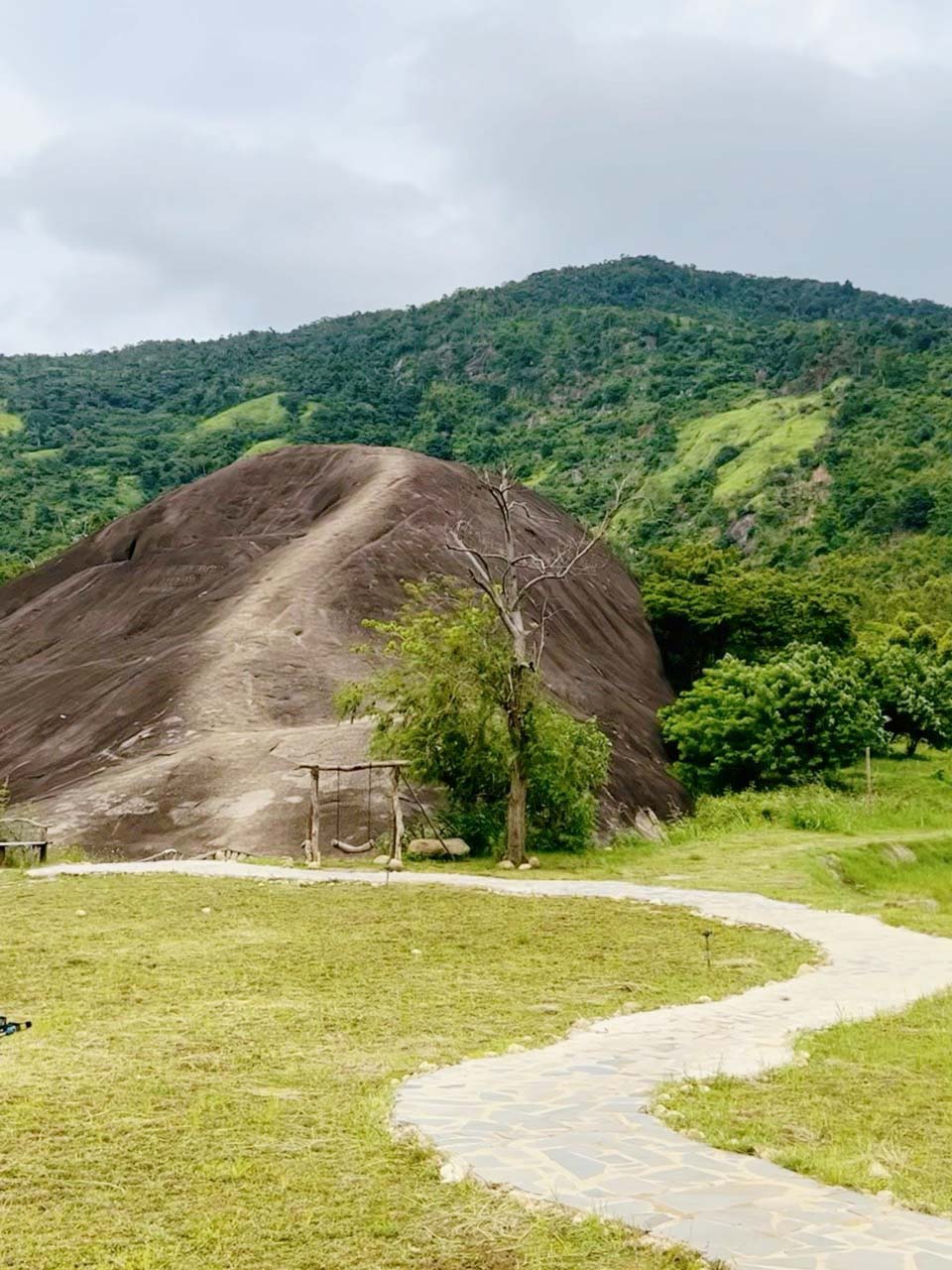 Du lịch Tây Nguyên: Chàng trai đam mê xê dịch từ chối cưỡi voi tại Buôn Jun, Đắk Lắk- Ảnh 6.