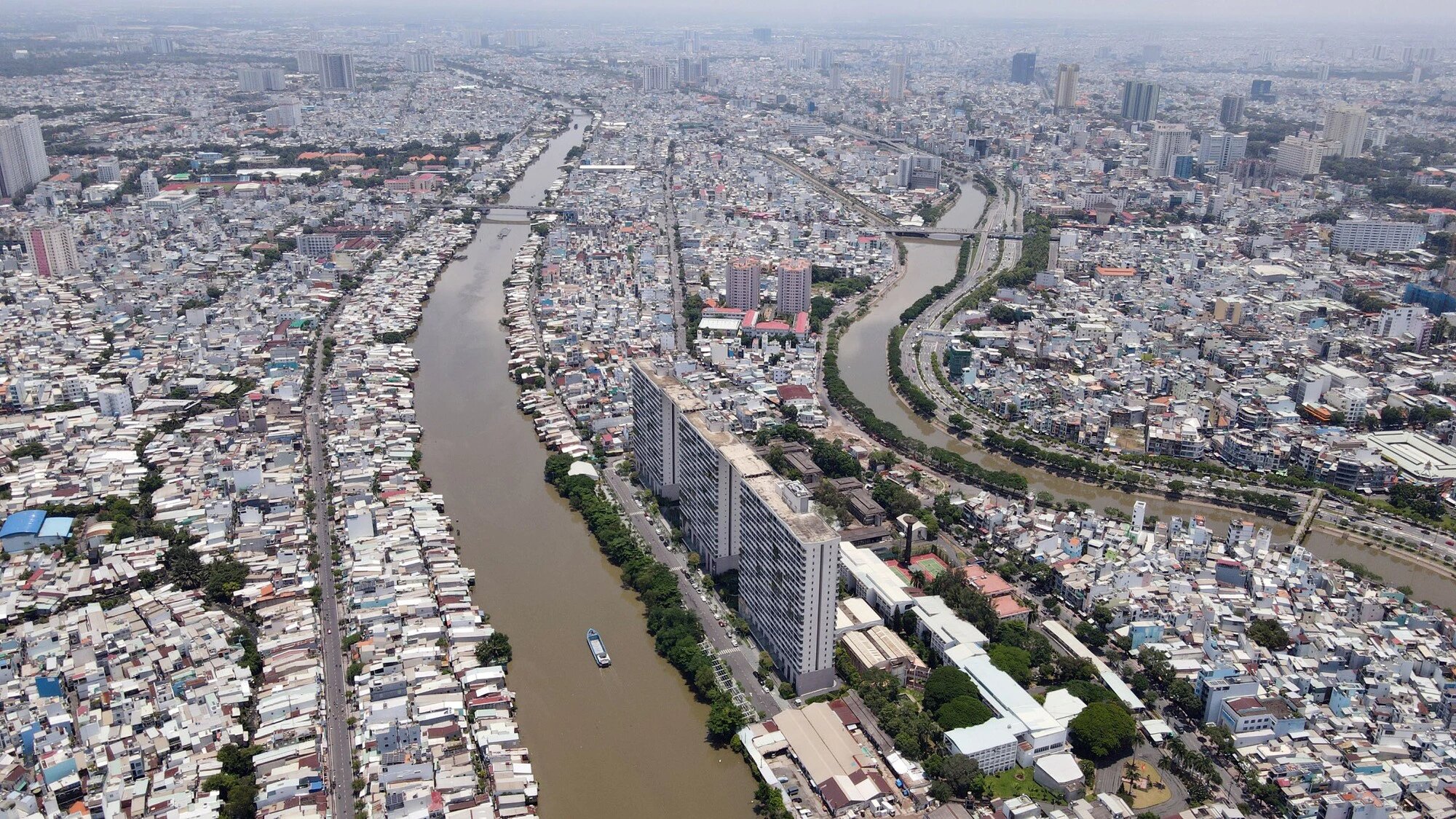 Ông Phan Văn Mãi yêu cầu tăng tốc giải ngân đầu tư công...- Ảnh 3.