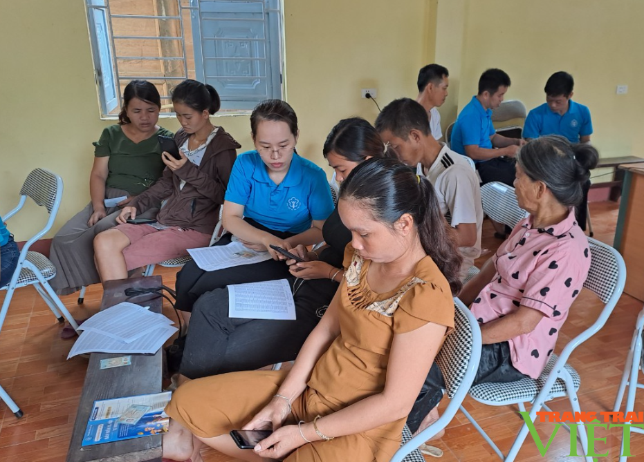 Đi từng ngõ, gõ từng nhà giúp người dân Mường Tè có điểm tựa an sinh vững chắc- Ảnh 6.