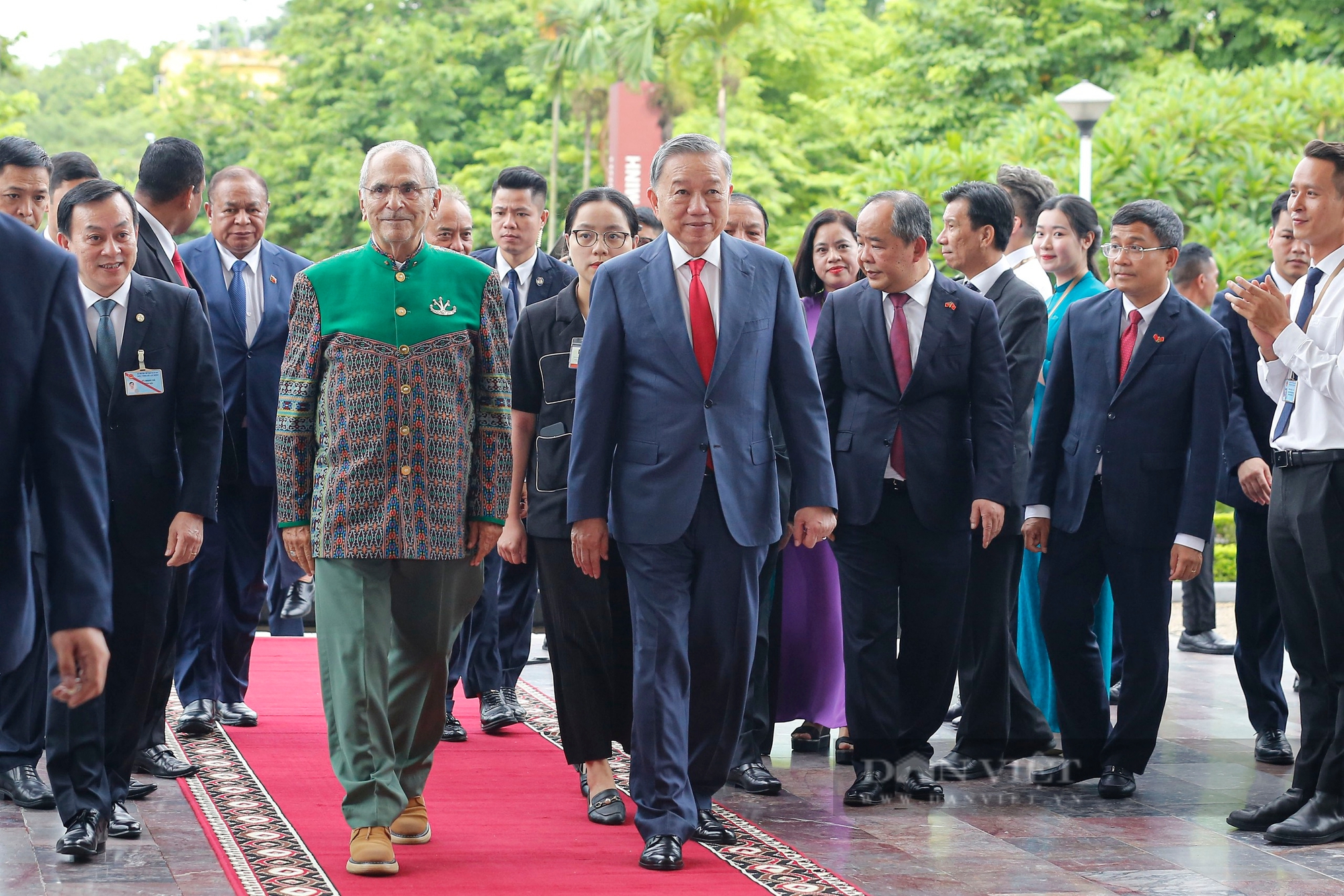 Chủ tịch nước Tô Lâm cùng Tổng thống Timor Leste tham quan Bảo tàng Hồ Chí Minh- Ảnh 1.