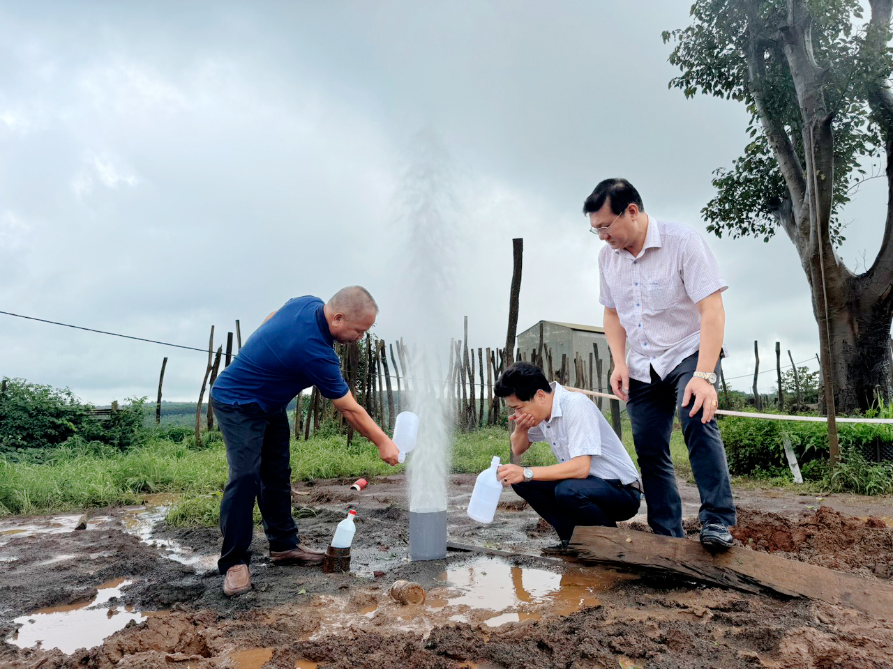 TIN NÓNG 24 GIỜ QUA: Đâm chết bạn nhậu; nhóm người quốc tịch nước ngoài đánh nhau gây náo loạn- Ảnh 6.