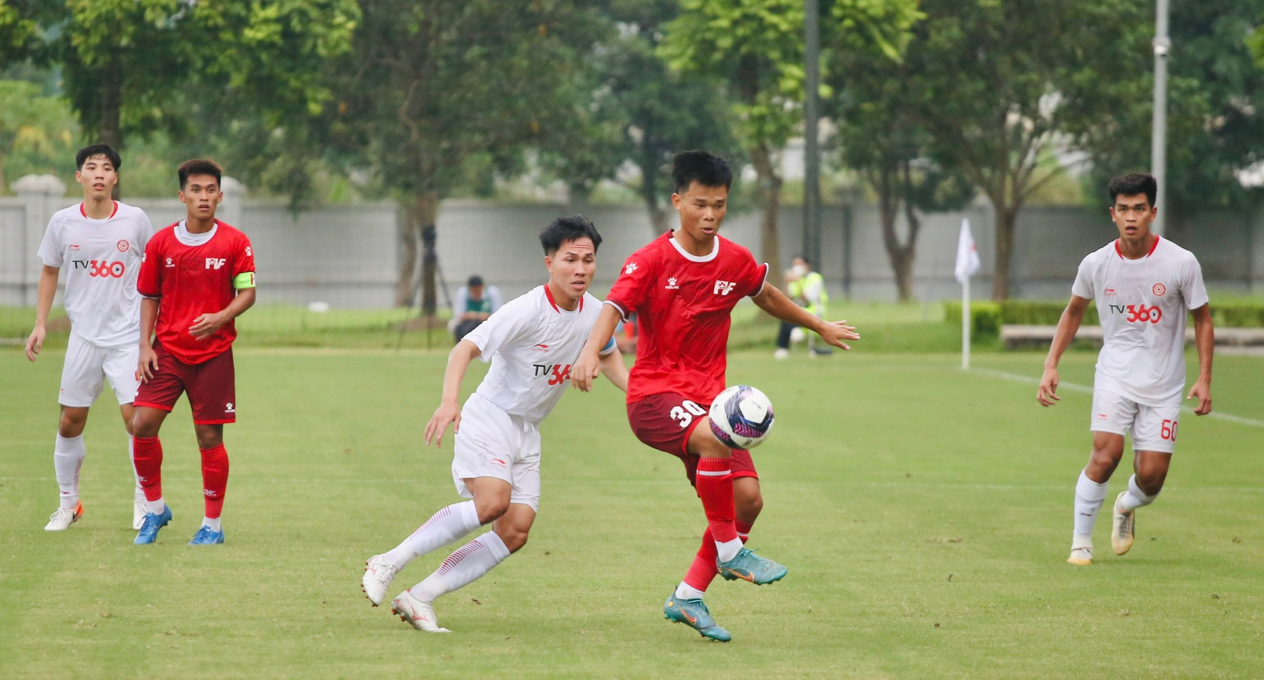 HLV Kim Sang-sik đi tìm "sao mai” cho ĐT Việt Nam- Ảnh 7.