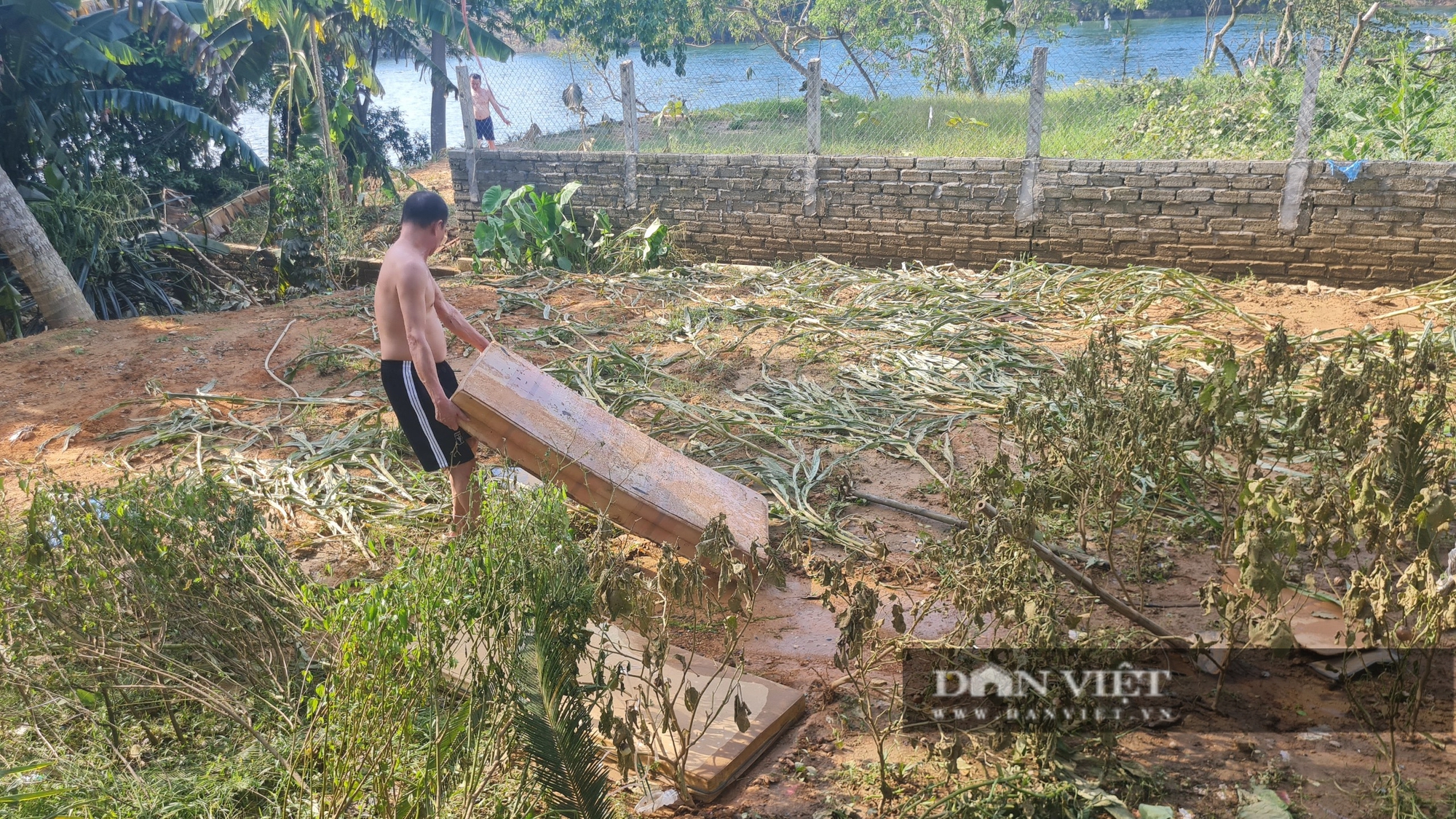 Thủy điện Thác Bà xả lũ khiến hạ lưu ngập nặng: Mong mỏi của người dân bị ảnh hưởng - Ảnh 6.