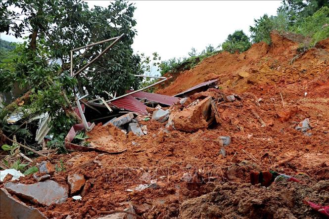 Trung tâm Khí tượng: Mưa lớn dài ngày, nhiều điểm có nguy cơ sạt lở cao - Ảnh 1.