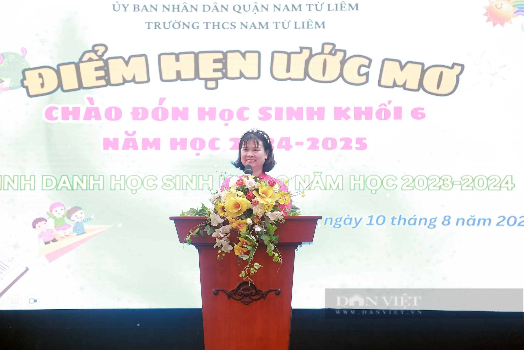 Thi lớp 10 đỗ tới 5 trường THPT đình đám, nhóm học sinh Hà Nội về trường cũ tặng món quà "đặc biệt" - Ảnh 3.