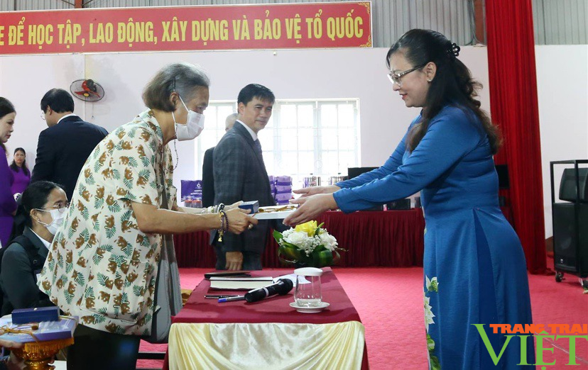 Công chúa Thái Lan Maha Chakri Sirindhorn thăm Trường Tiểu học Nam Cường, thành phố Lào Cai - Ảnh 5.