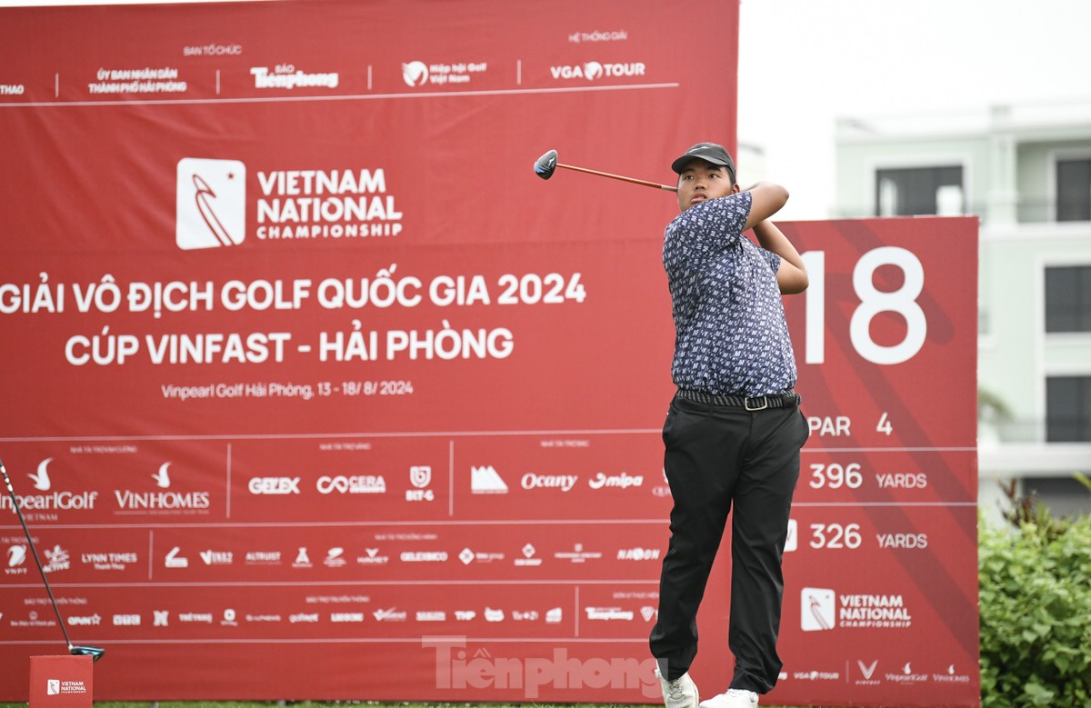 Giải vô địch Golf Quốc gia 2024: Nguyễn Đức Sơn, Nguyễn Viết Gia Hân tạm dẫn đầu - Ảnh 1.