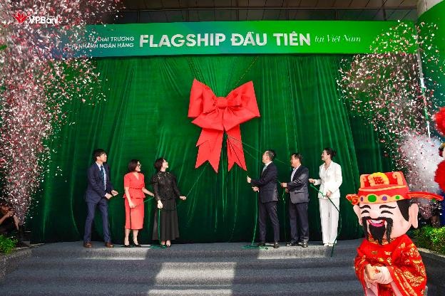 "Bật mí" về chi nhánh Flagship ngân hàng đầu tiên tại Việt Nam- Ảnh 1.