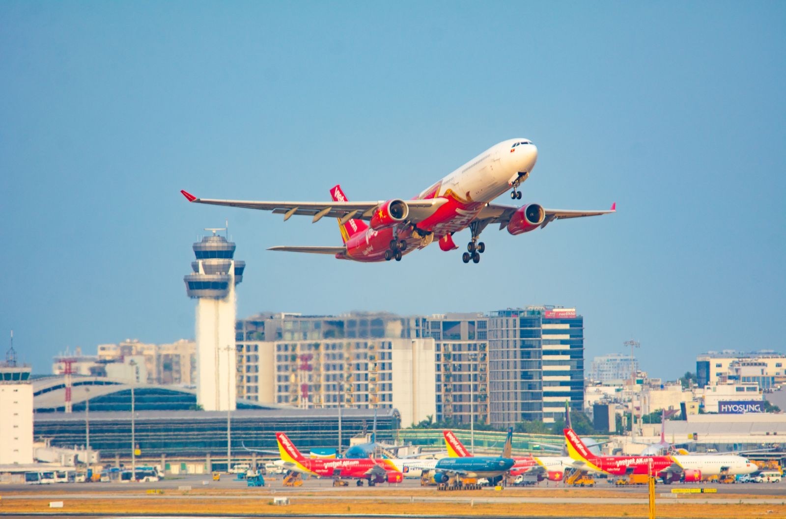 Vietjet Mở Bán Vé Bay Nội Địa Siêu Rẻ, Dịp Lý Tưởng Cho Kỳ Nghỉ Giữa Mùa Hè