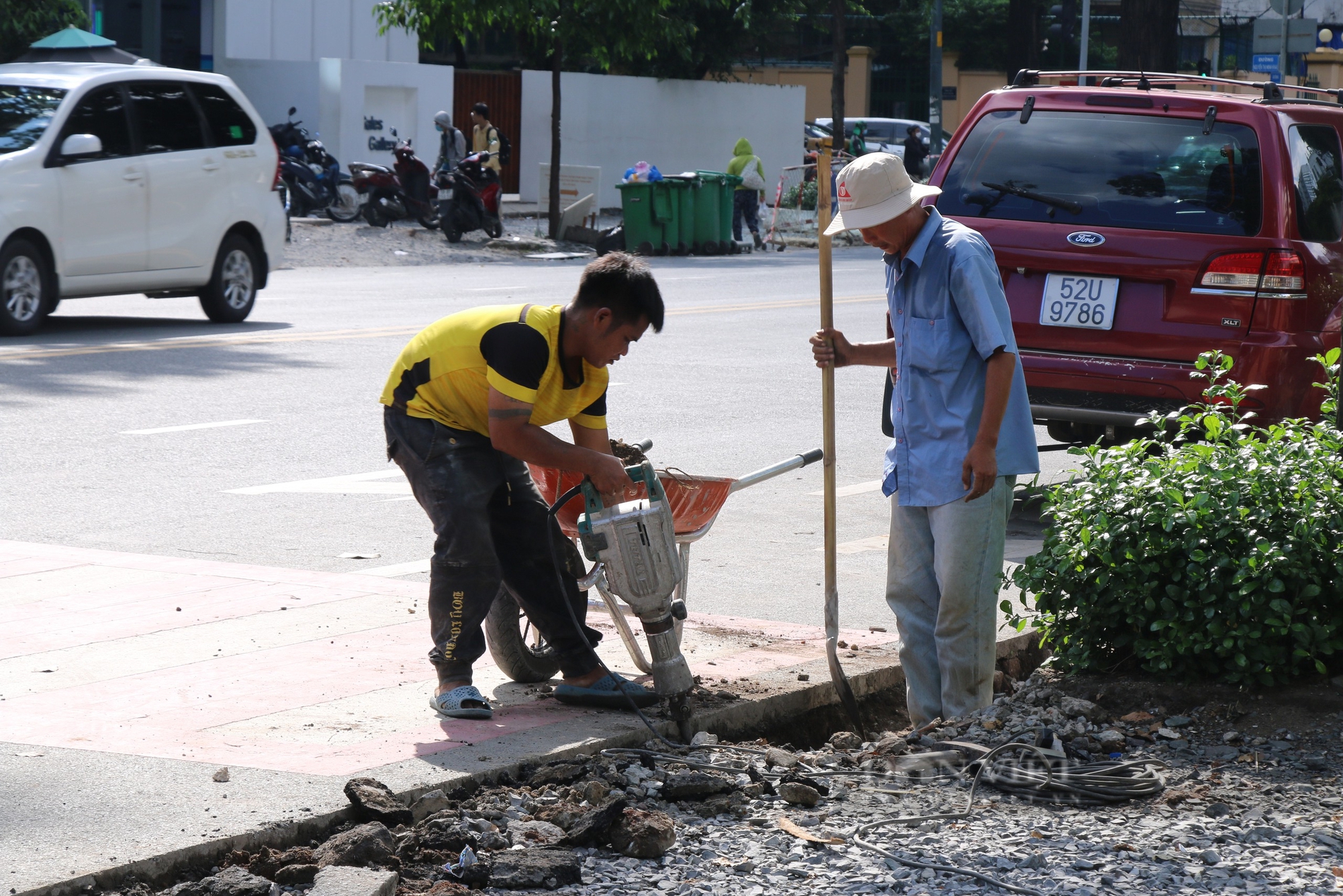 TP.HCM chi hơn 200 tỷ đồng nâng cấp loạt vỉa hè, tuyến hẻm quậ trung tâm - Ảnh 4.