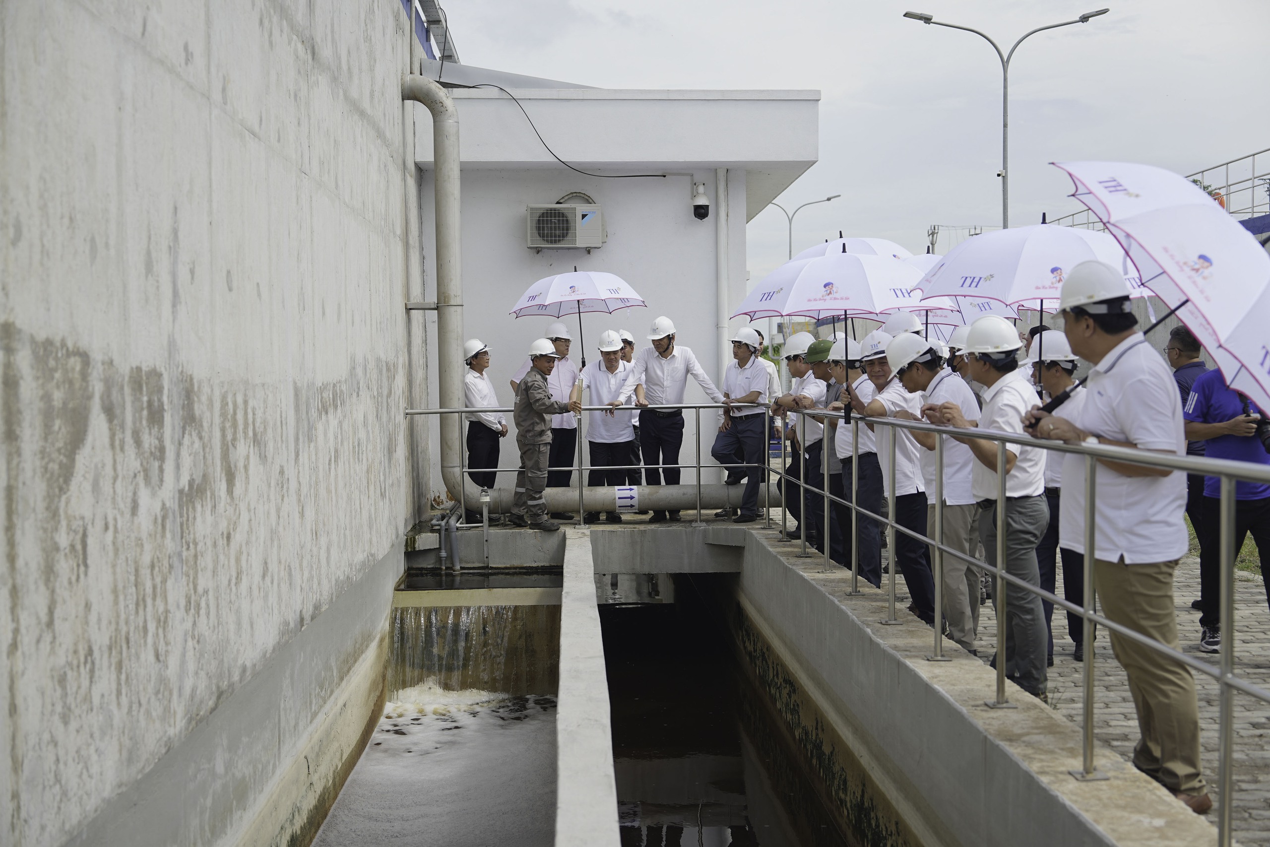 Đoàn 50 cán bộ quy hoạch Ủy viên Trung ương Đảng tham quan Tổ hợp chăn nuôi bò sữa Tập đoàn TH tại Nghệ An- Ảnh 11.