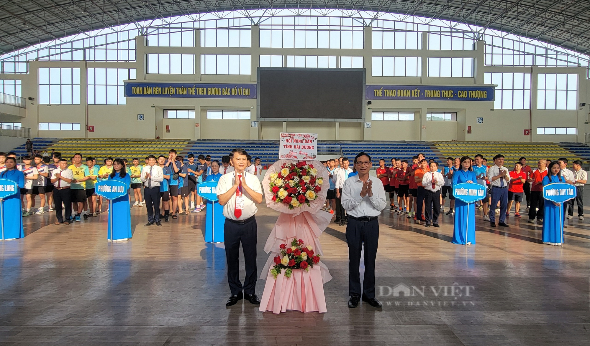 Hấp dẫn giải bóng chuyền nông dân "Bông lúa vàng" thị xã Kinh Môn lần thứ XIII năm 2024 - Ảnh 2.