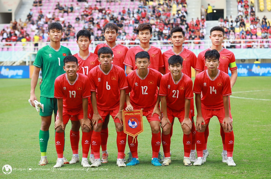 U16 Việt Nam thua đậm U16 Trung Quốc - Ảnh 1.