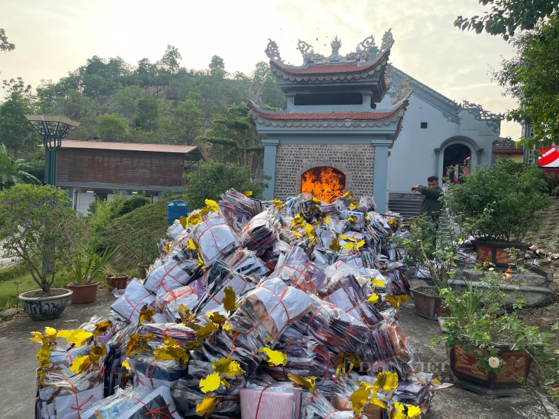 "Lễ Vu Lan báo hiếu nếu nghĩ đốt vàng mã mà người âm nhận được là sai lầm" - Ảnh 1.