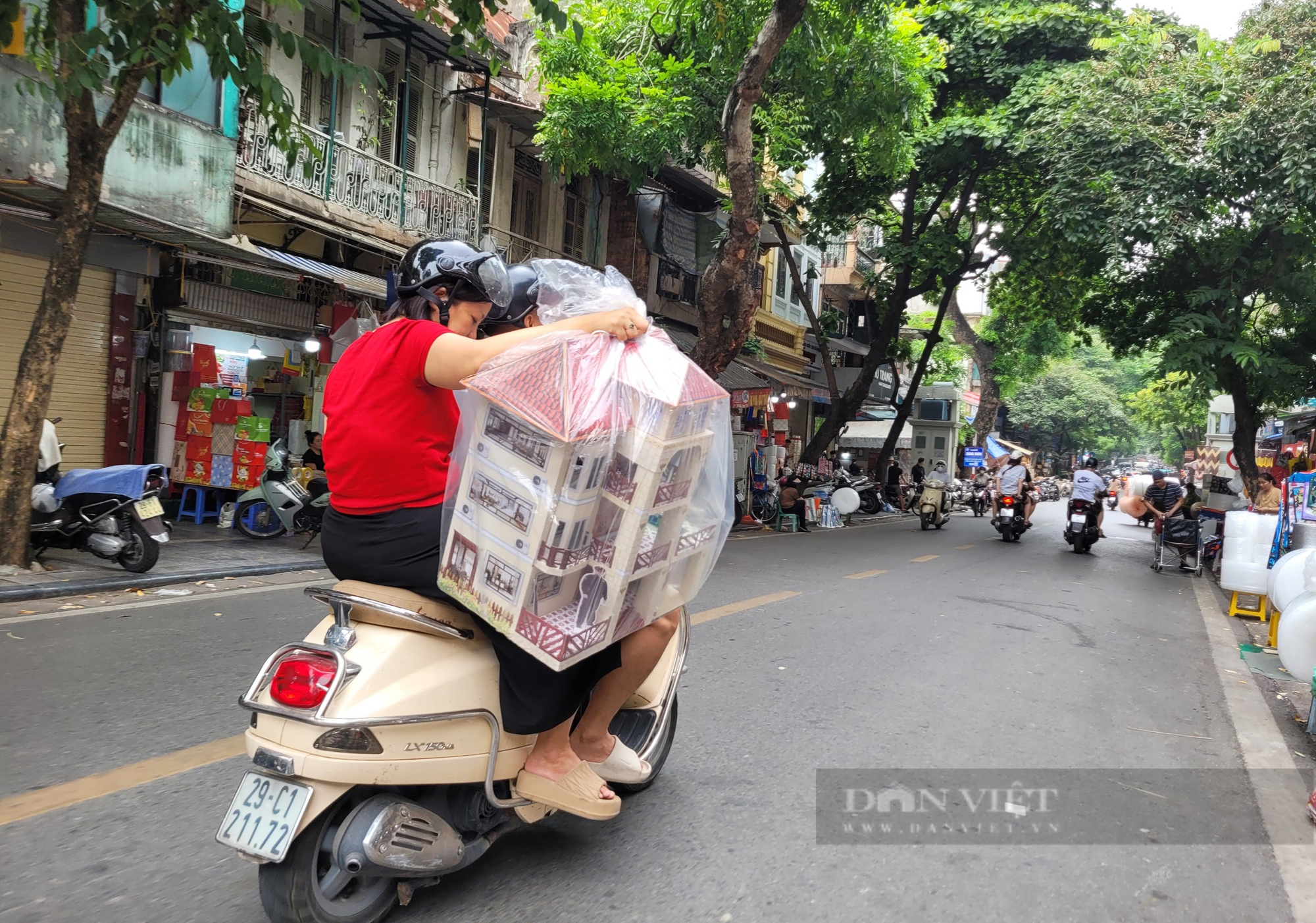 Ngày Rằm tháng 7, "thủ phủ vàng mã" khu phố cổ Hà Nội bị "lãng quên" - Ảnh 4.