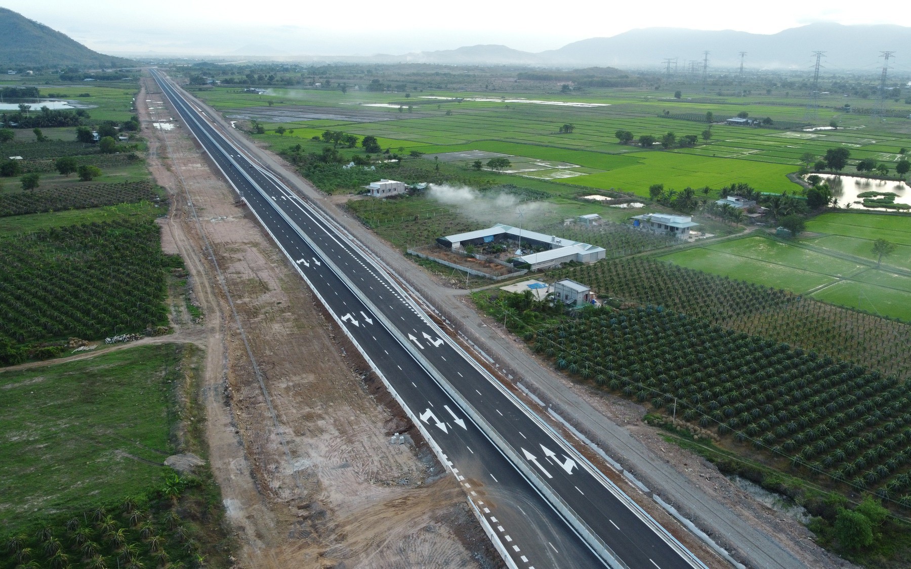 Xe quá tải trọng sẽ không được đi vào cao tốc Vĩnh Hảo - Phan Thiết - Ảnh 2.