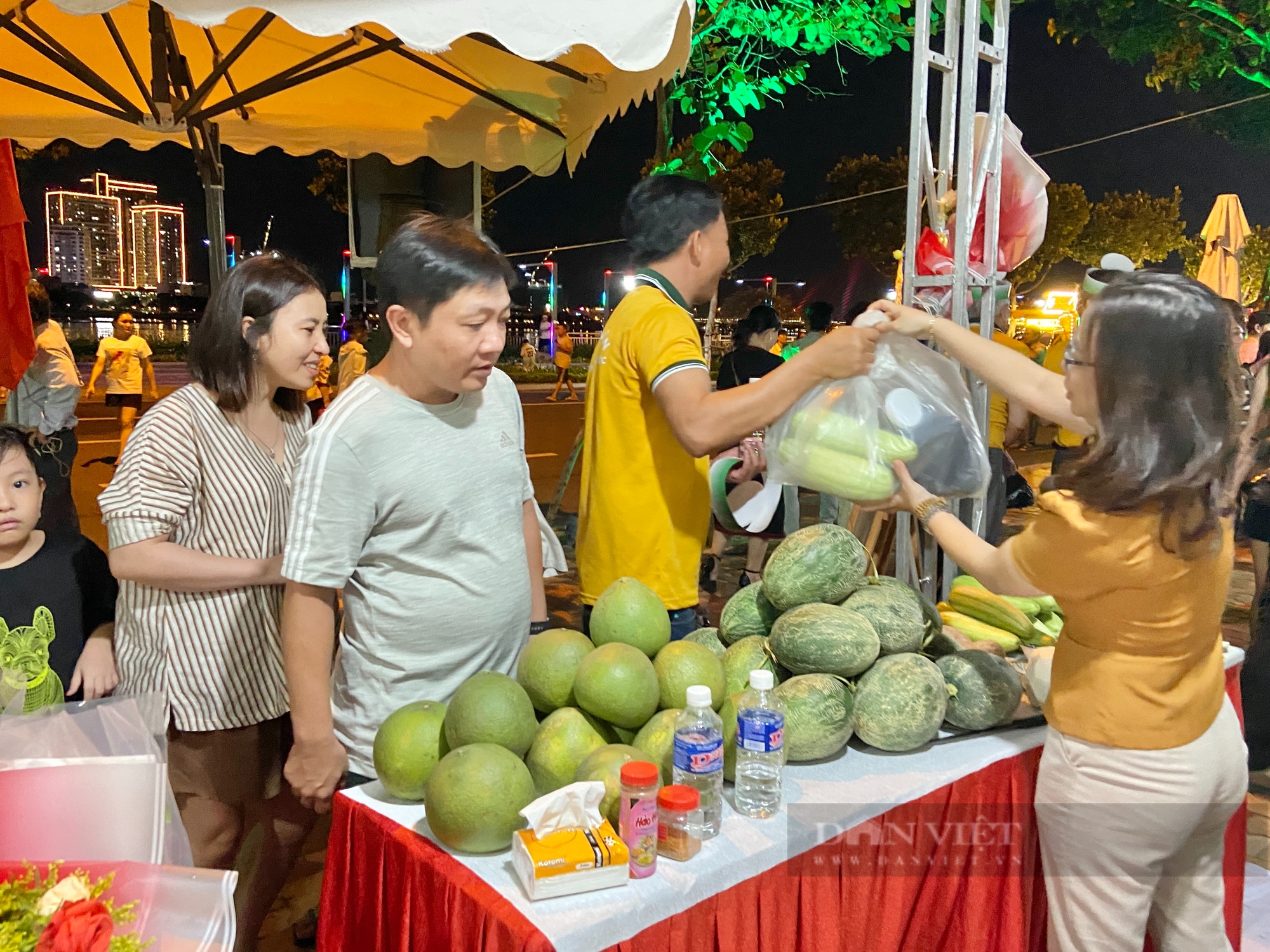 Đà Nẵng: Sôi nổi Phiên chợ nông sản, hoa, cây cảnh nghệ thuật quận Hải Châu năm 2024 - Ảnh 8.