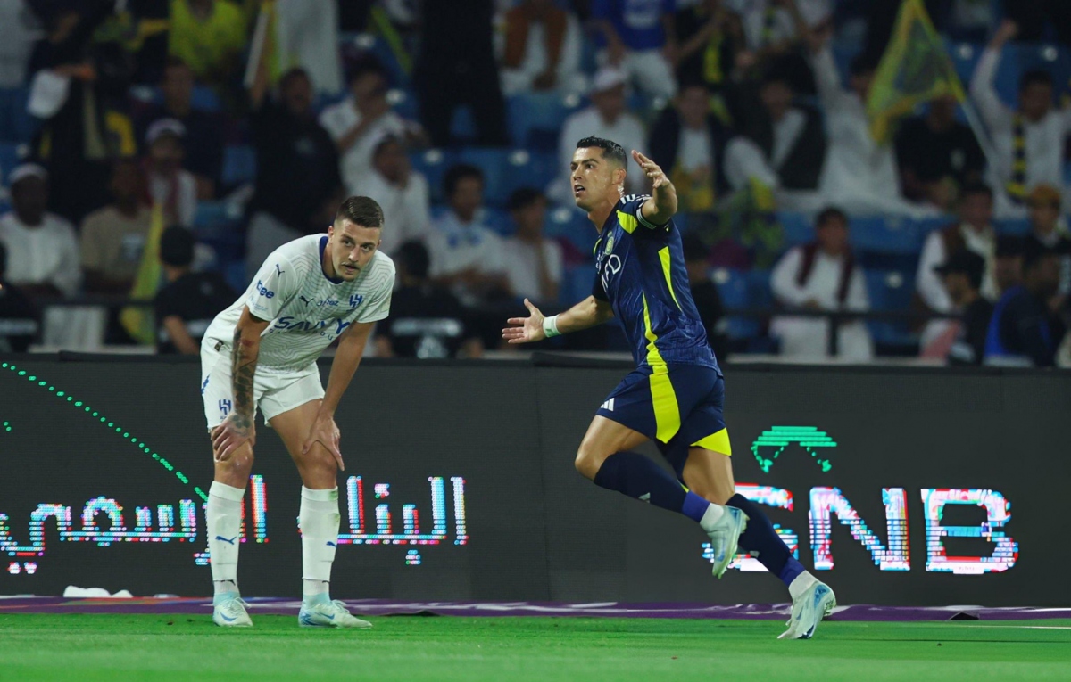 Ghi bàn nhưng Al Nassr vẫn thua đậm, Ronaldo có phản ứng bất ngờ - Ảnh 1.