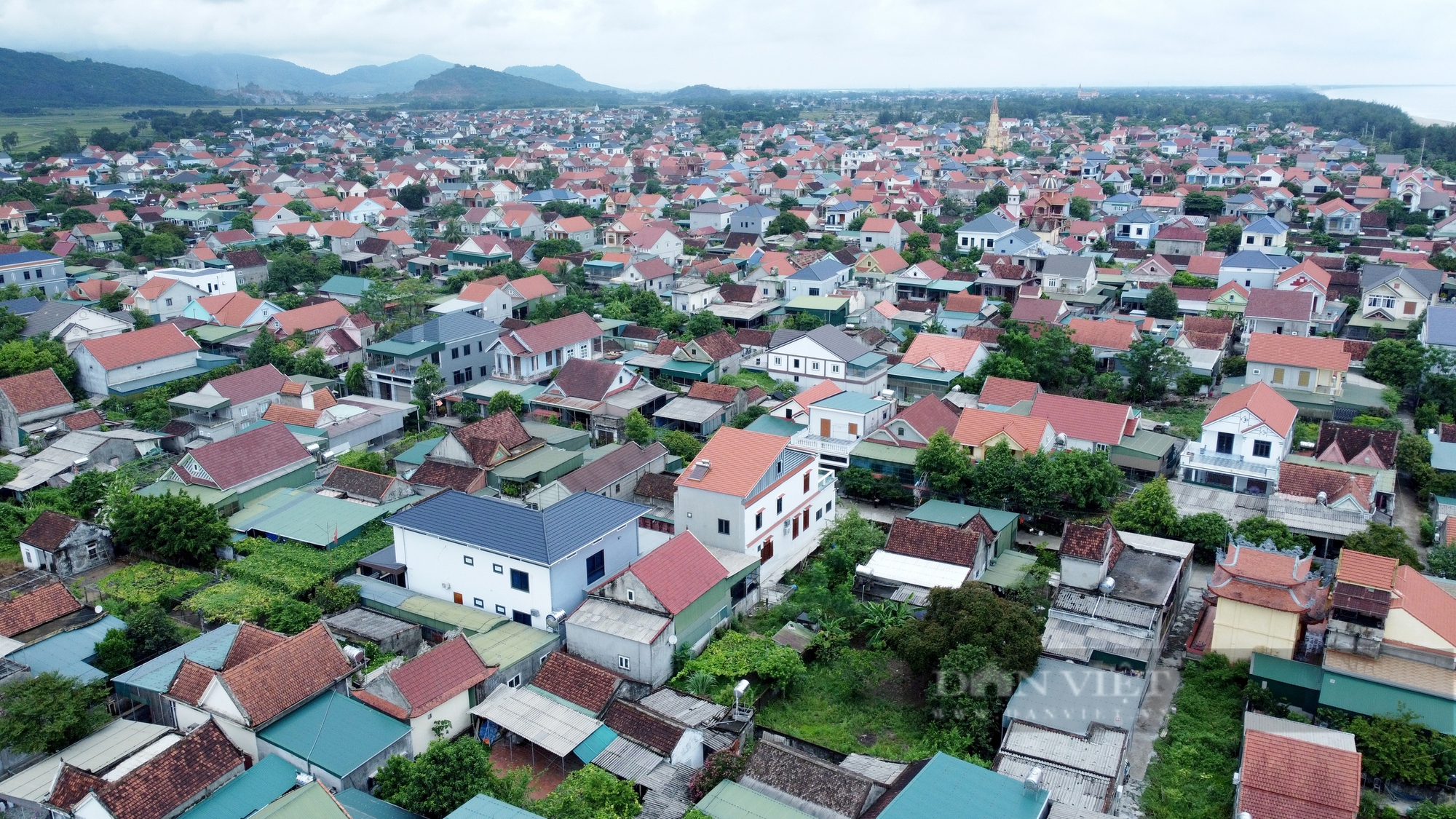 Ngỡ ngàng "làng tỷ phú" ở Hà Tĩnh có hàng trăm nhà cao tầng nằm san sát nhau- Ảnh 3.