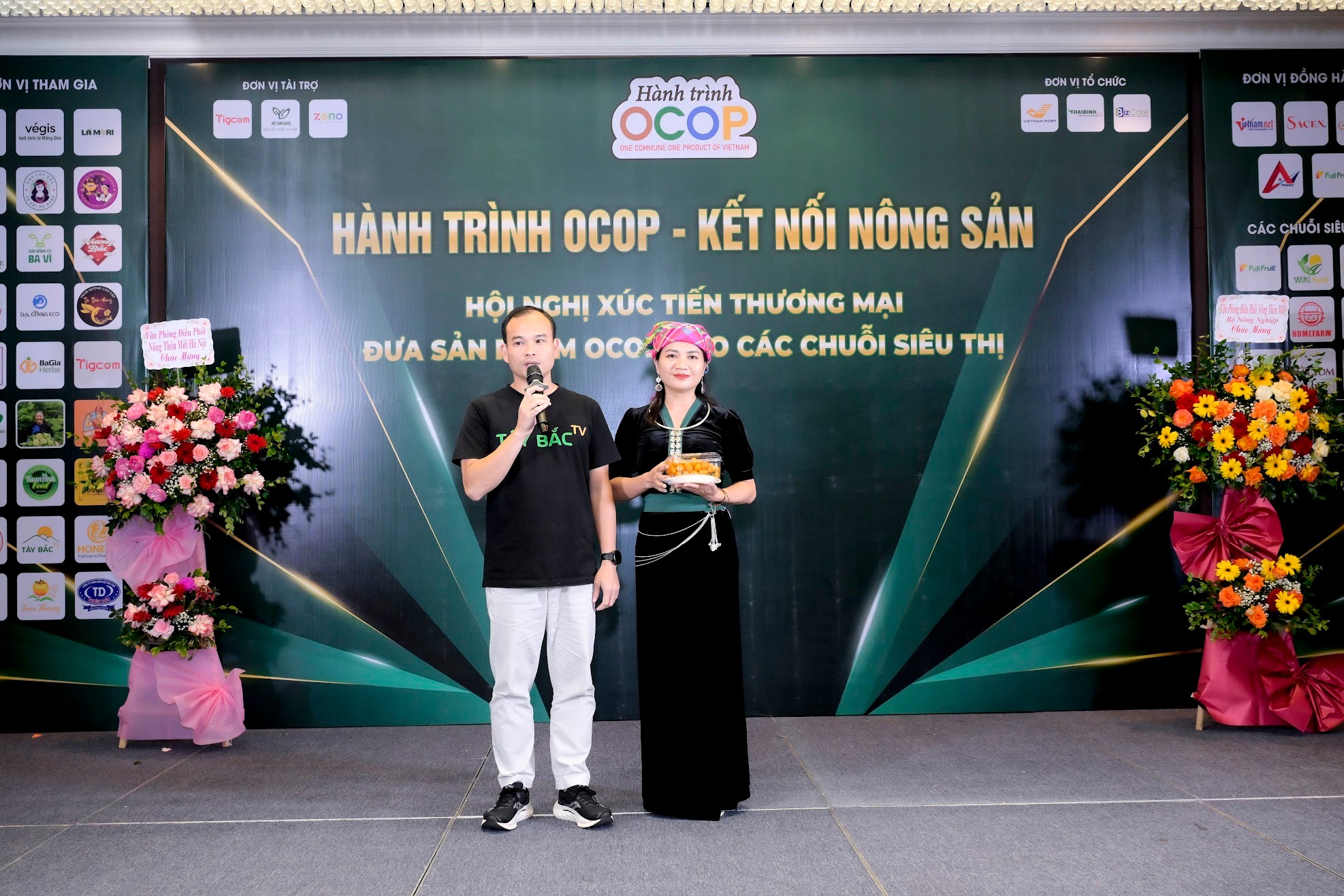 Chương trình "Hành trình OCOP": Nơi mở rộng thị trường, 50 sản phẩm được đưa lên kệ siêu thị thu ngay 10 tỷ đồng- Ảnh 3.