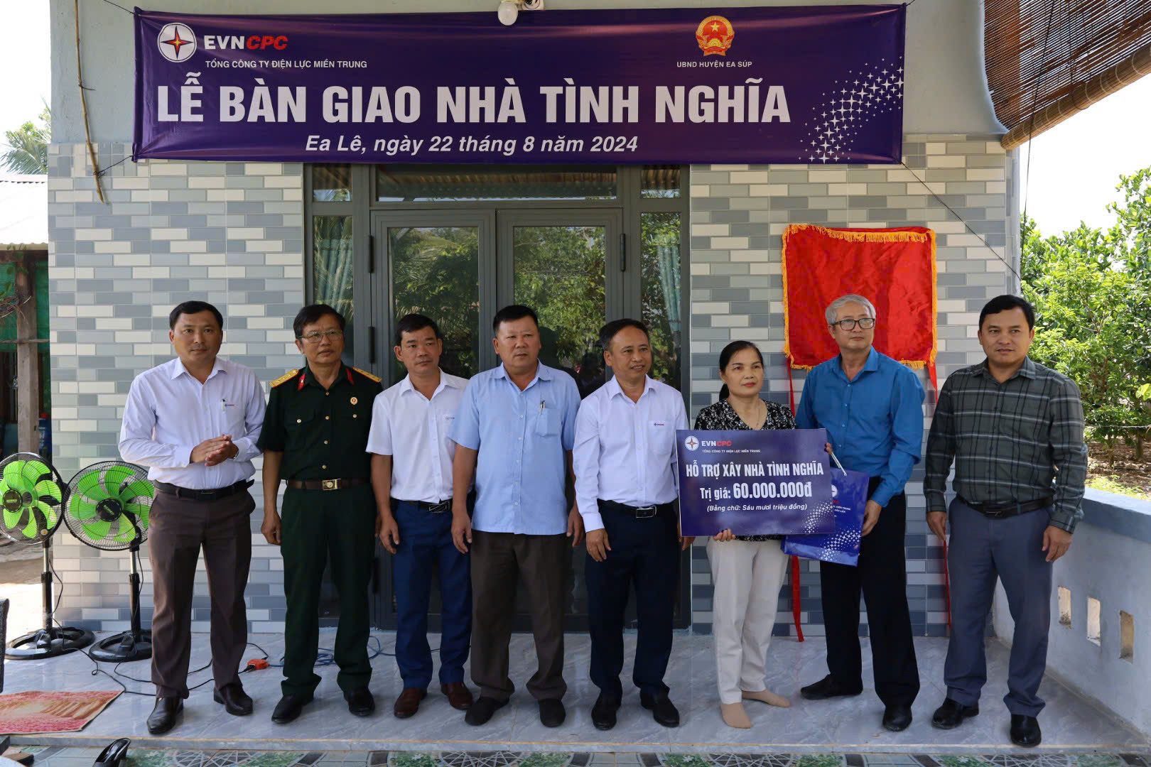 EVNCPC trao tặng nhà tình nghĩa cho gia đình thương binh tại Ea Súp